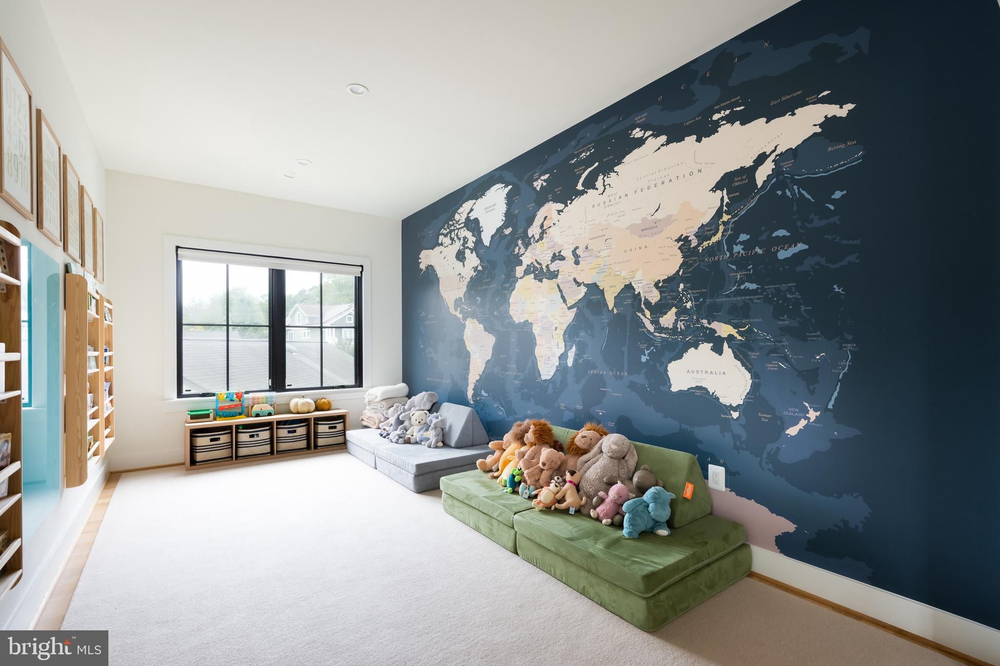 COUNTRY CLUB HILLS - Residential