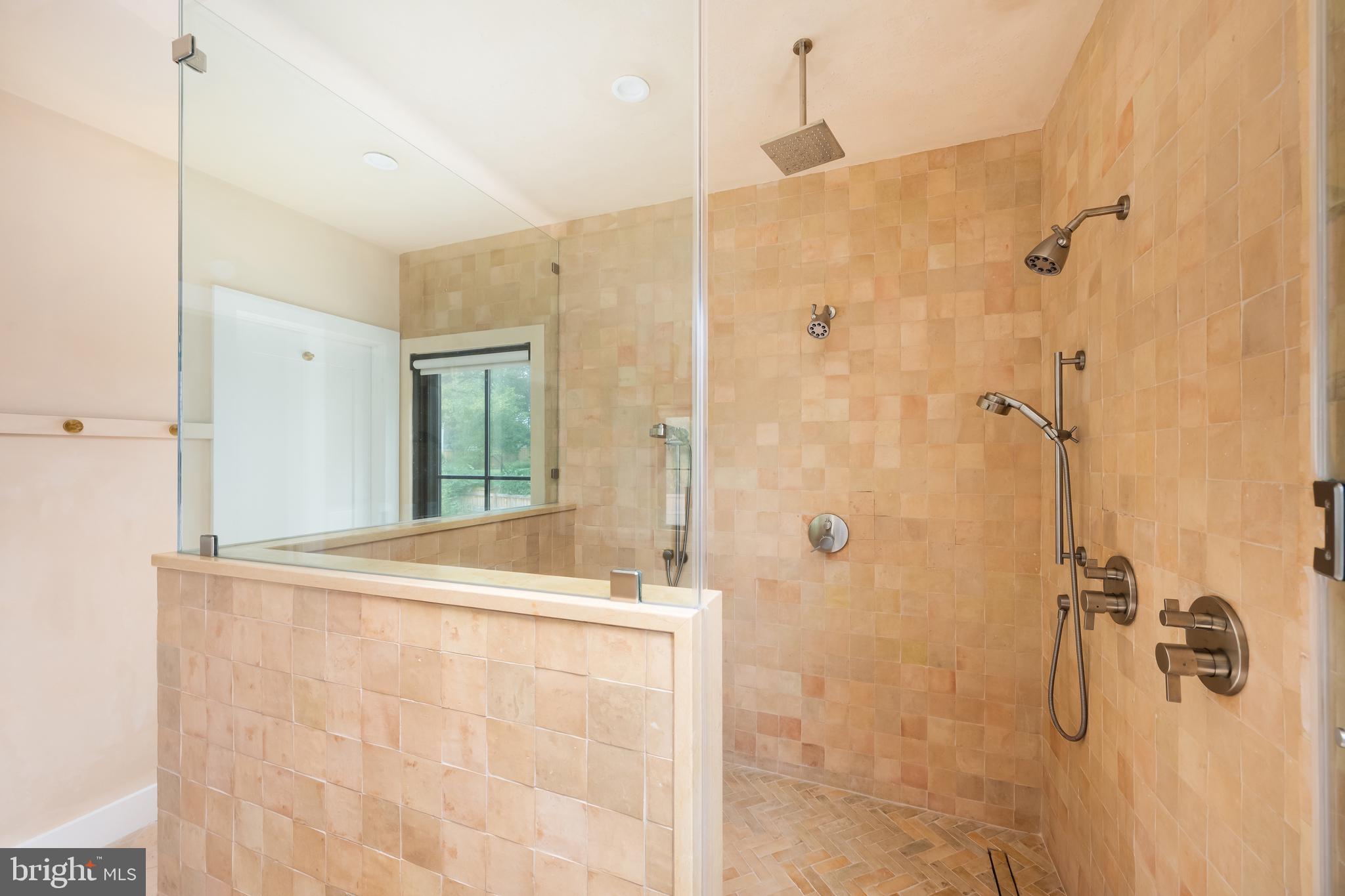 COUNTRY CLUB HILLS - Residential