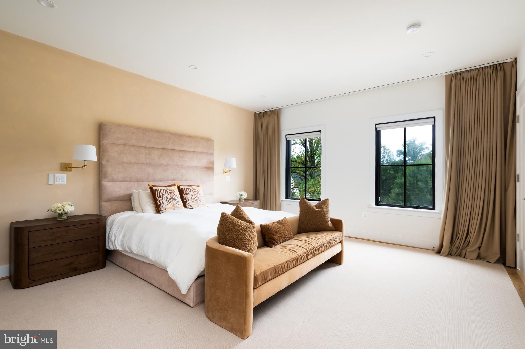 COUNTRY CLUB HILLS - Residential