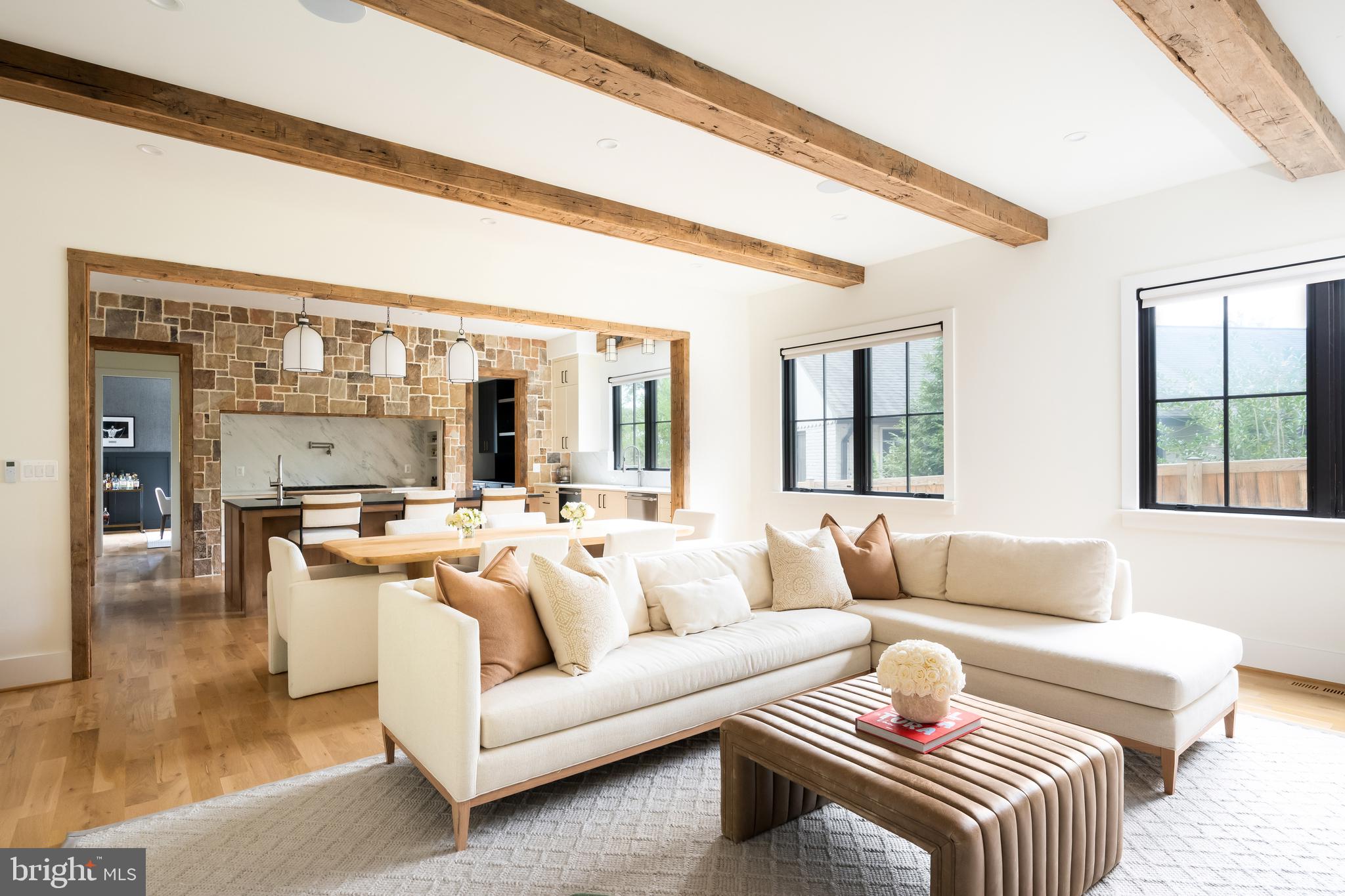 COUNTRY CLUB HILLS - Residential