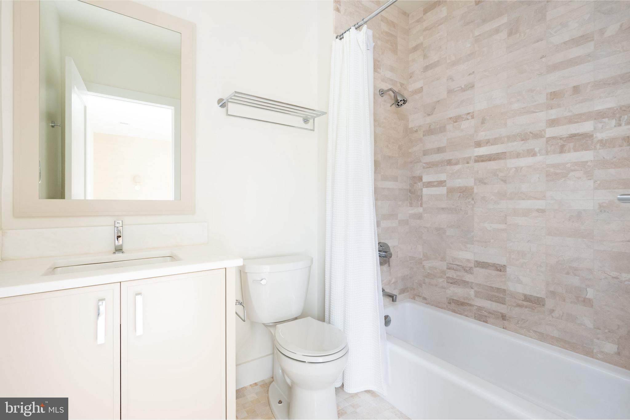 COUNTRY CLUB HILLS - Residential