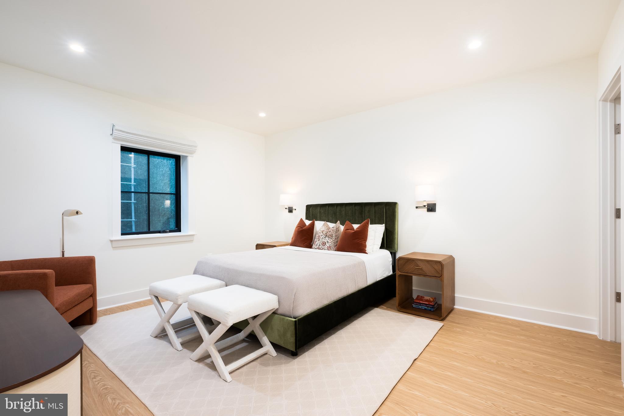 COUNTRY CLUB HILLS - Residential