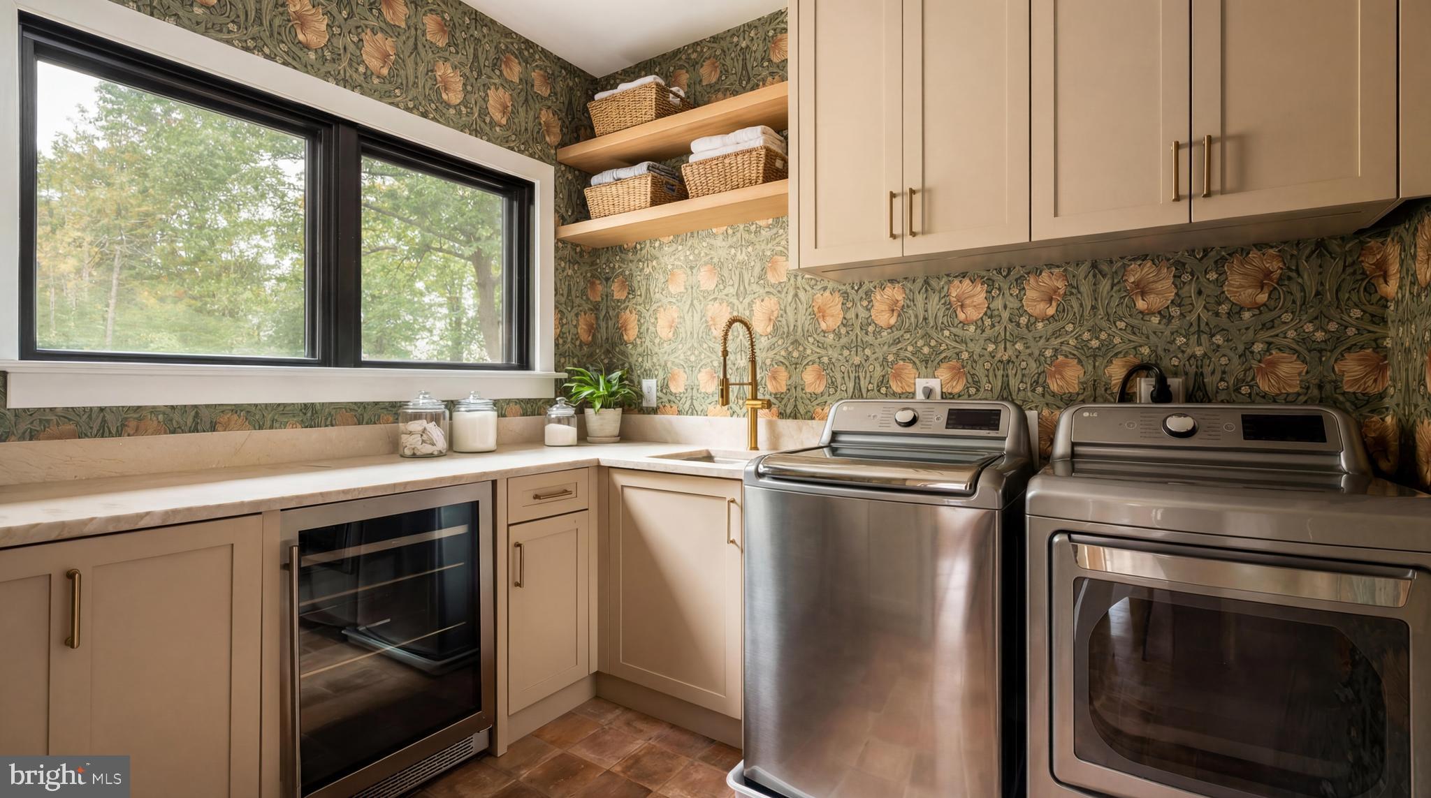 COUNTRY CLUB HILLS - Residential