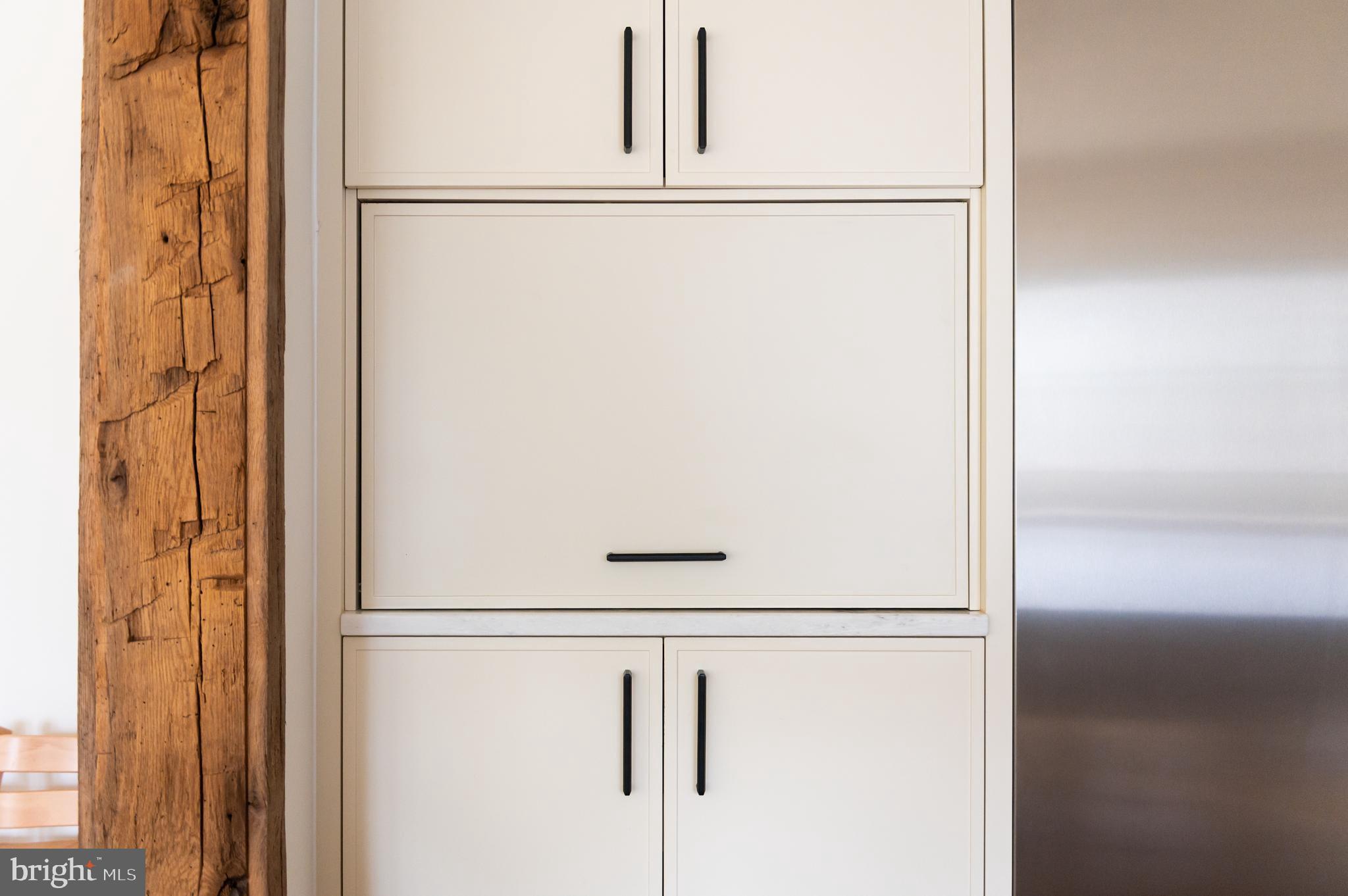 COUNTRY CLUB HILLS - Residential