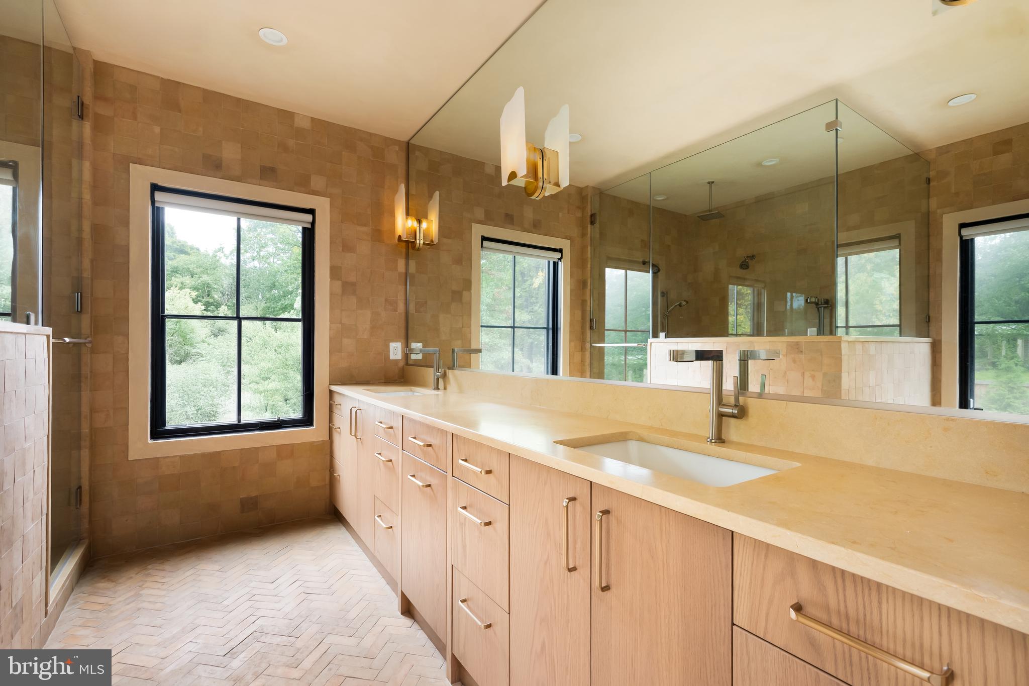 COUNTRY CLUB HILLS - Residential