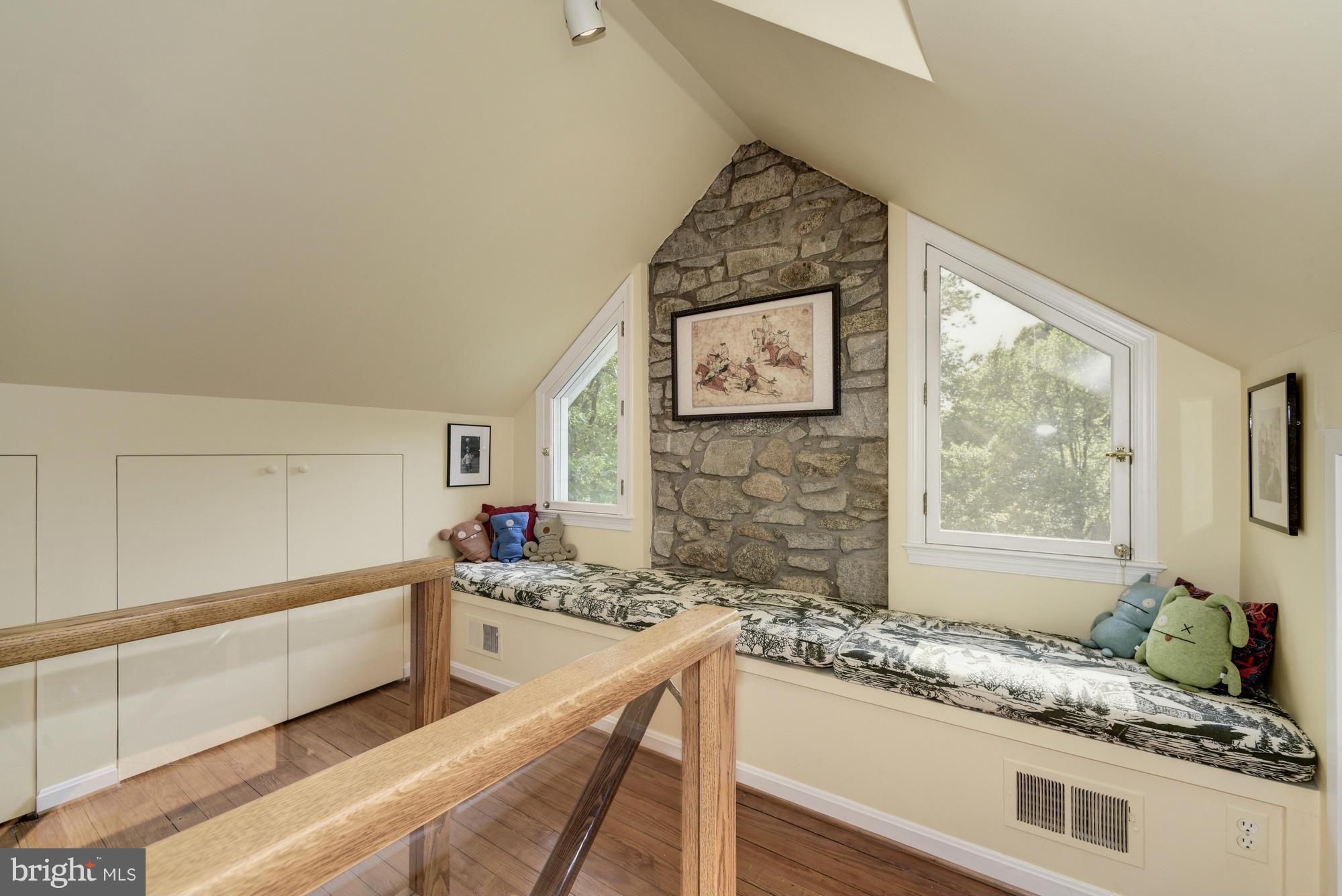 CHEVY CHASE VILLAGE - Residential