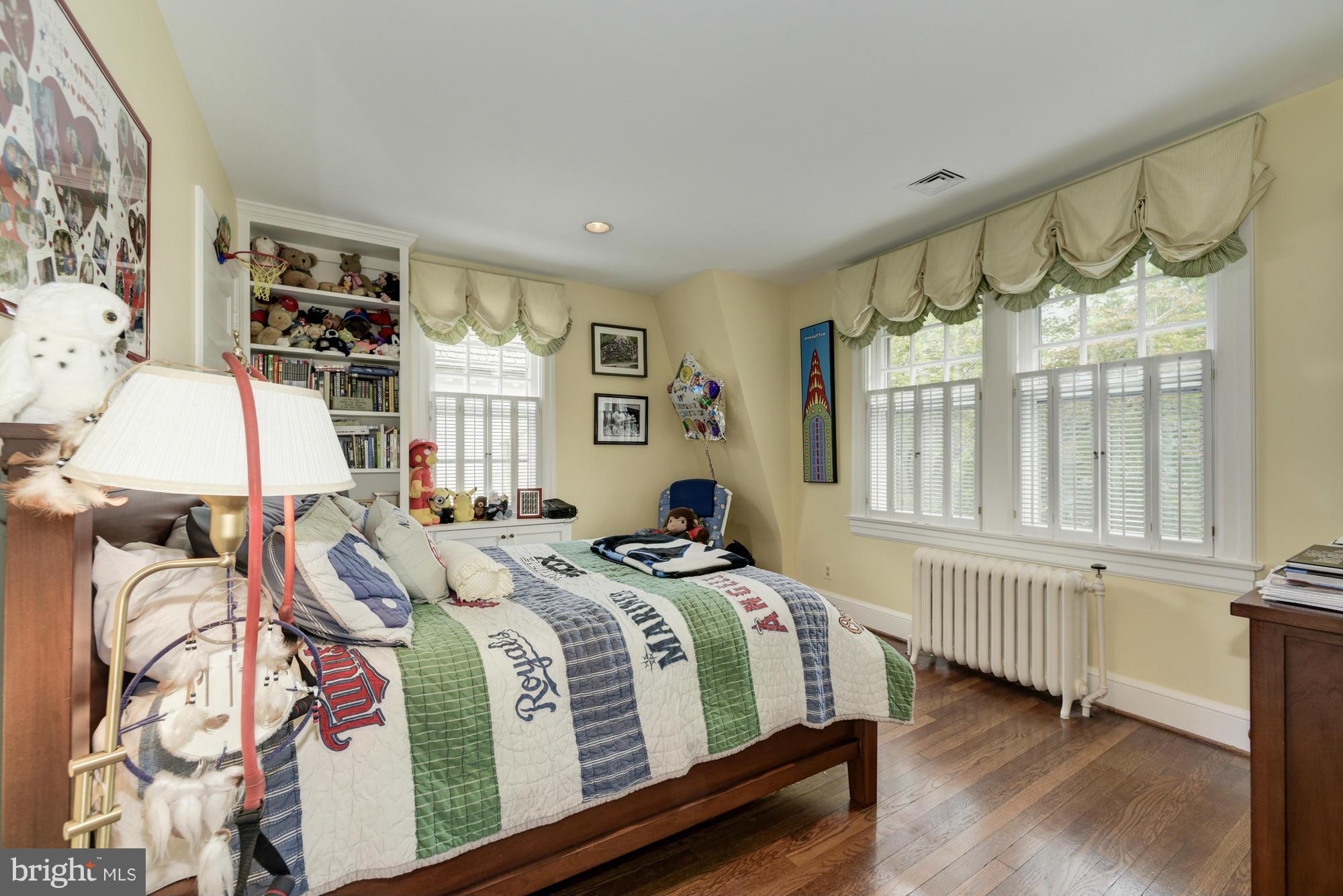 CHEVY CHASE VILLAGE - Residential