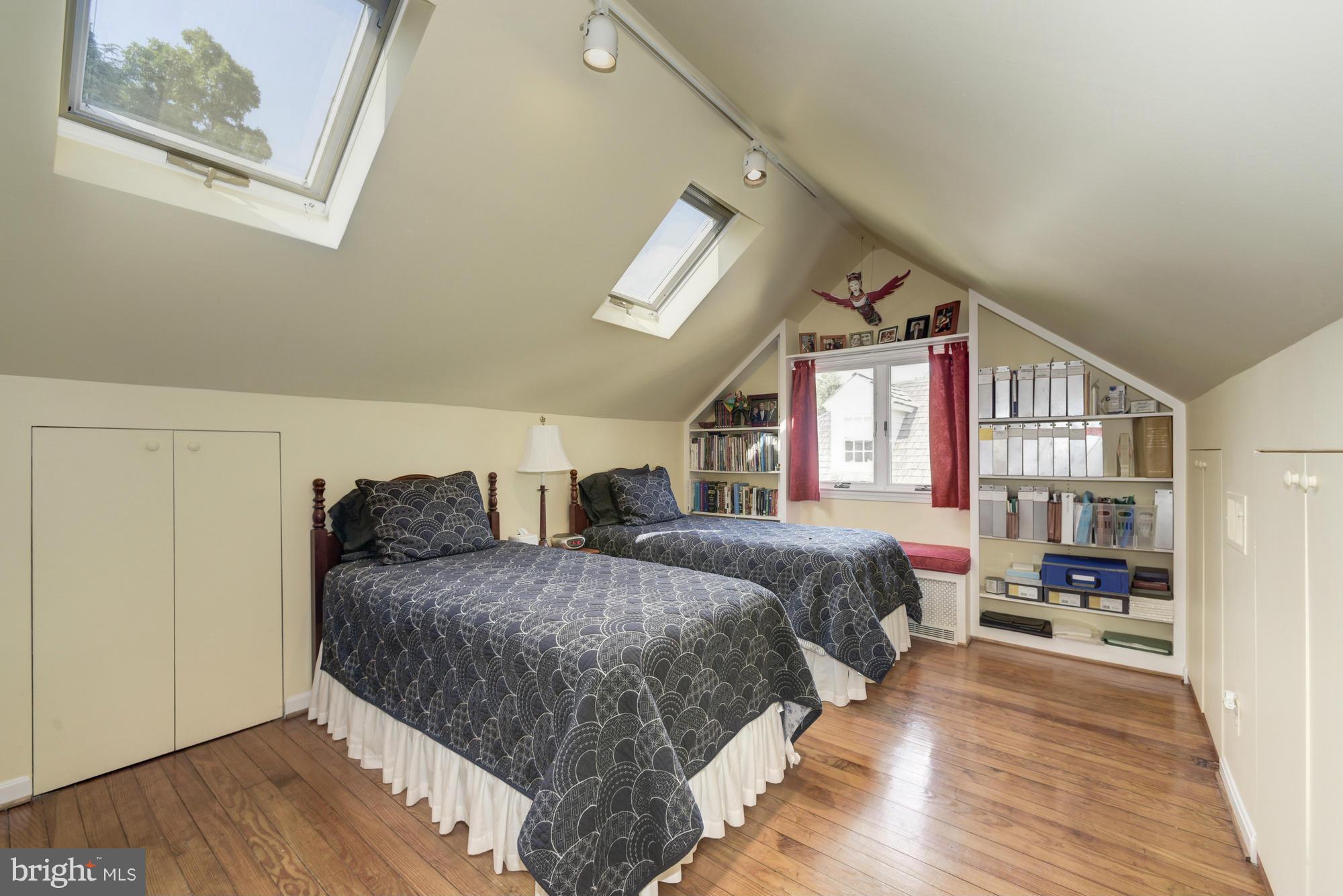 CHEVY CHASE VILLAGE - Residential