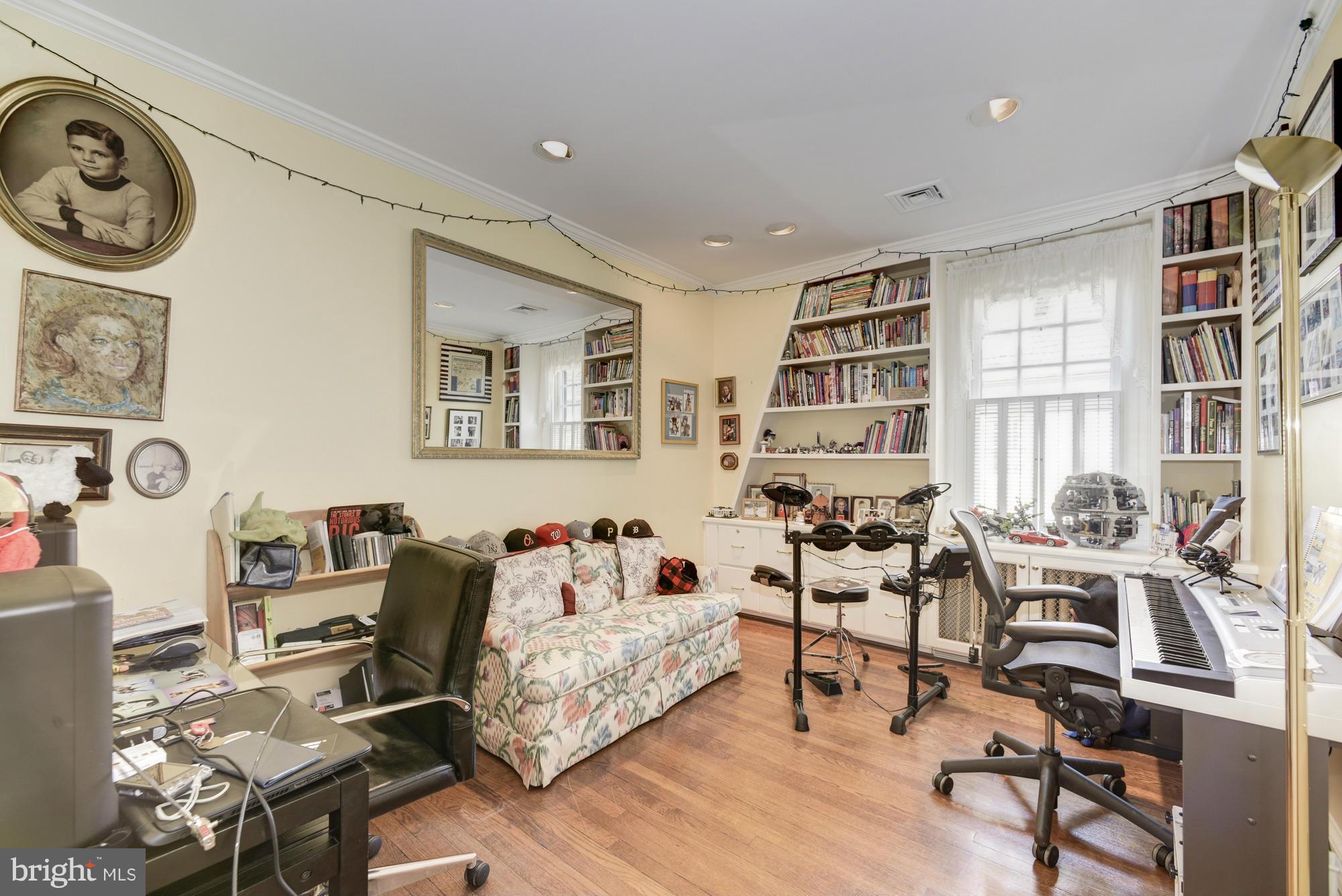 CHEVY CHASE VILLAGE - Residential