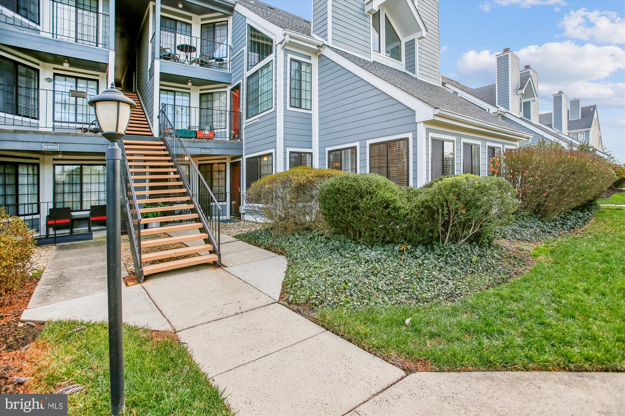 TIERS AT MANCHESTER LAKE - Residential