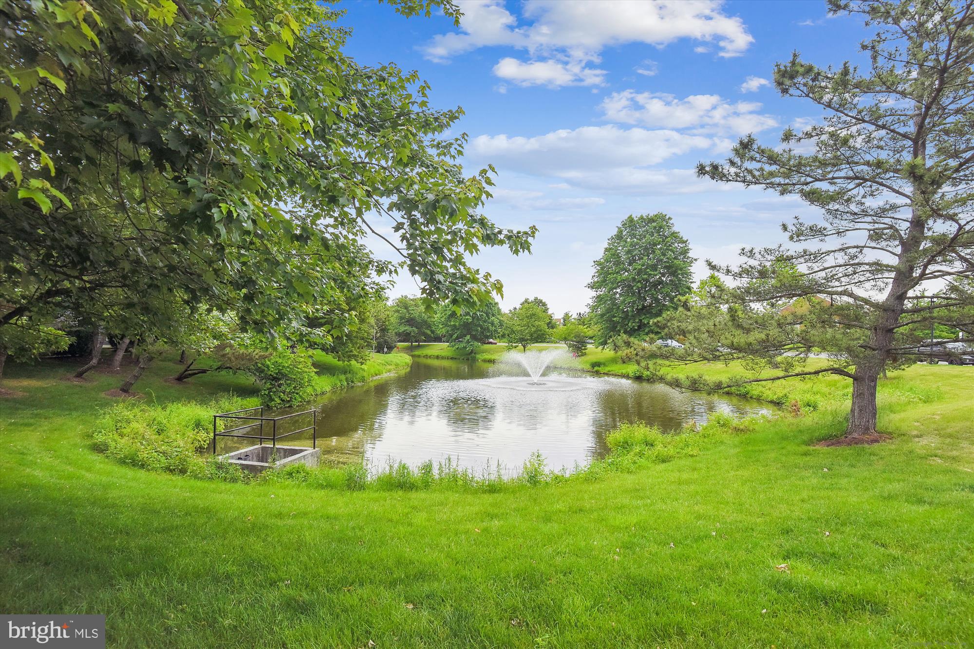 TIERS AT MANCHESTER LAKE - Residential