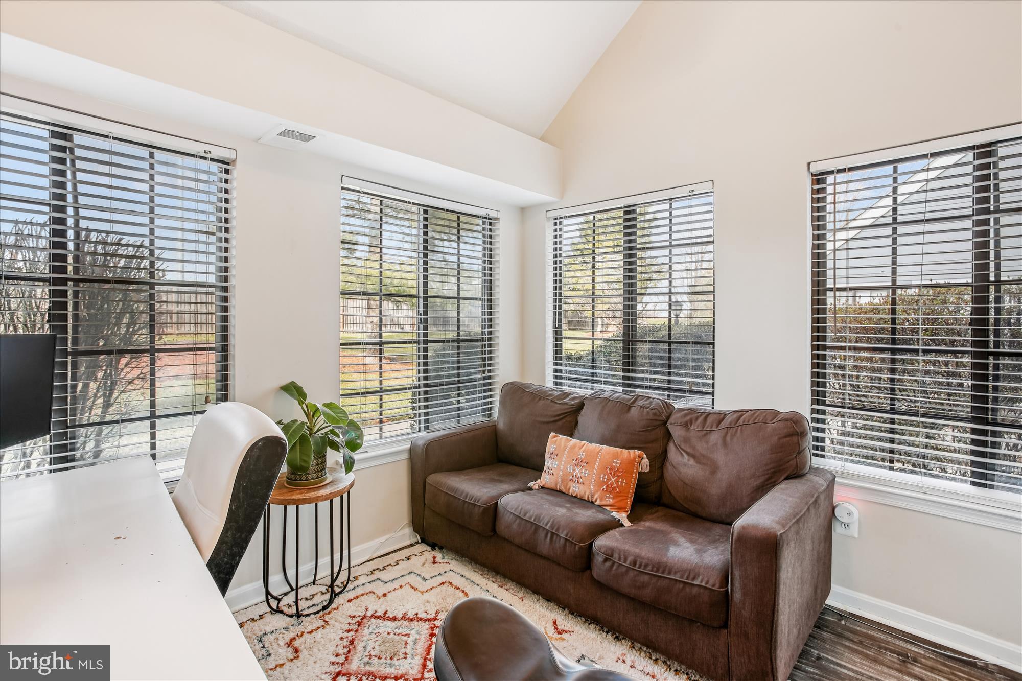 TIERS AT MANCHESTER LAKE - Residential