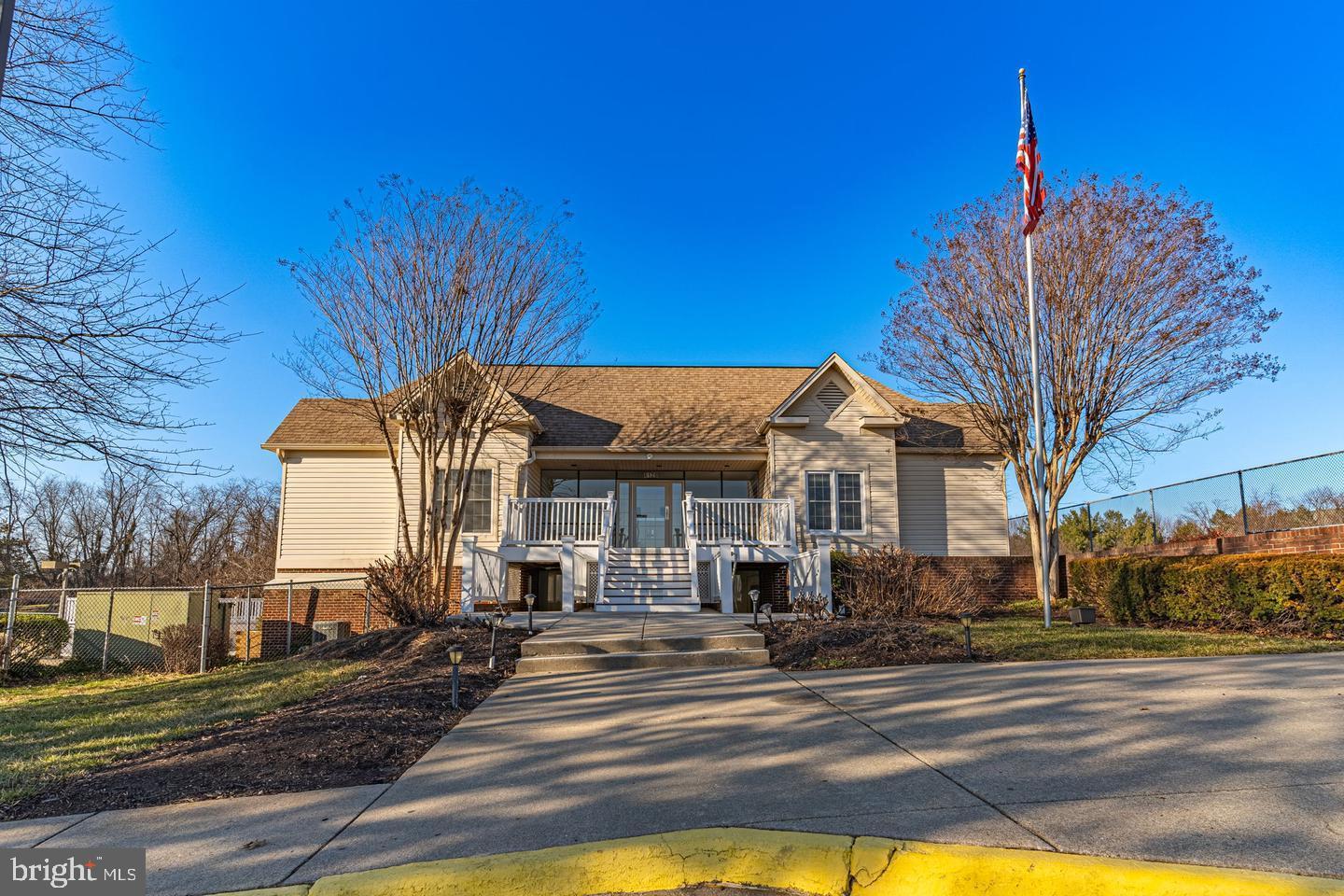 TIERS AT MANCHESTER LAKE - Residential