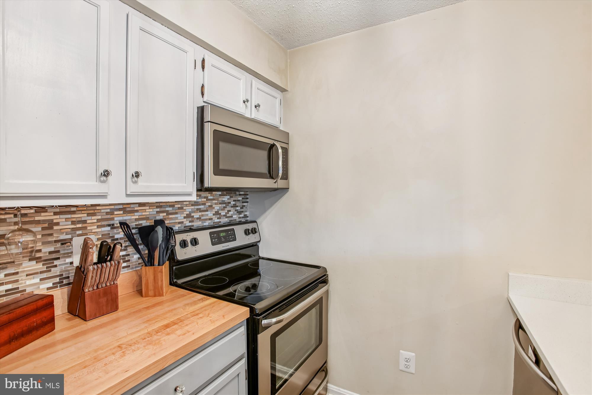 TIERS AT MANCHESTER LAKE - Residential