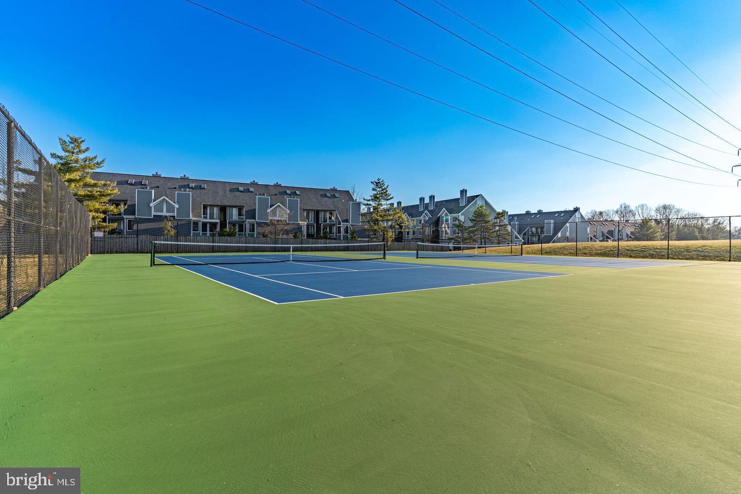 TIERS AT MANCHESTER LAKE - Residential