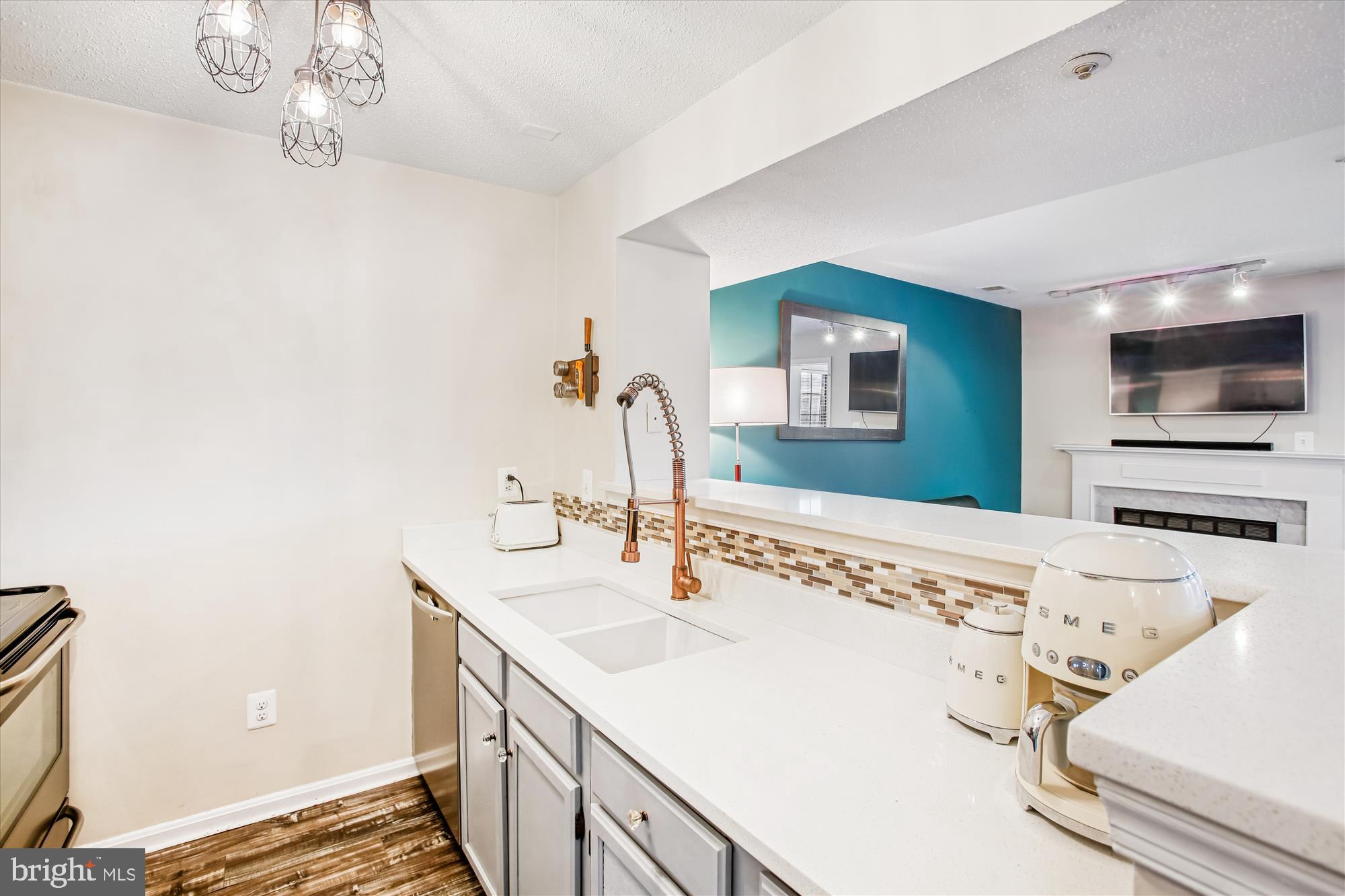 TIERS AT MANCHESTER LAKE - Residential