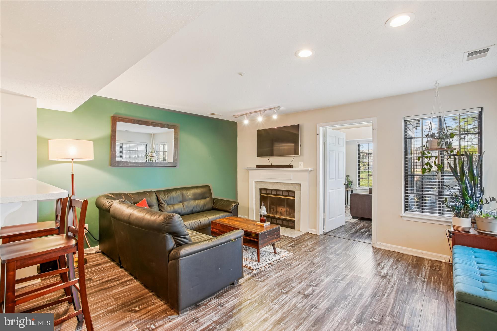 6000 ELLESMERE COURT B