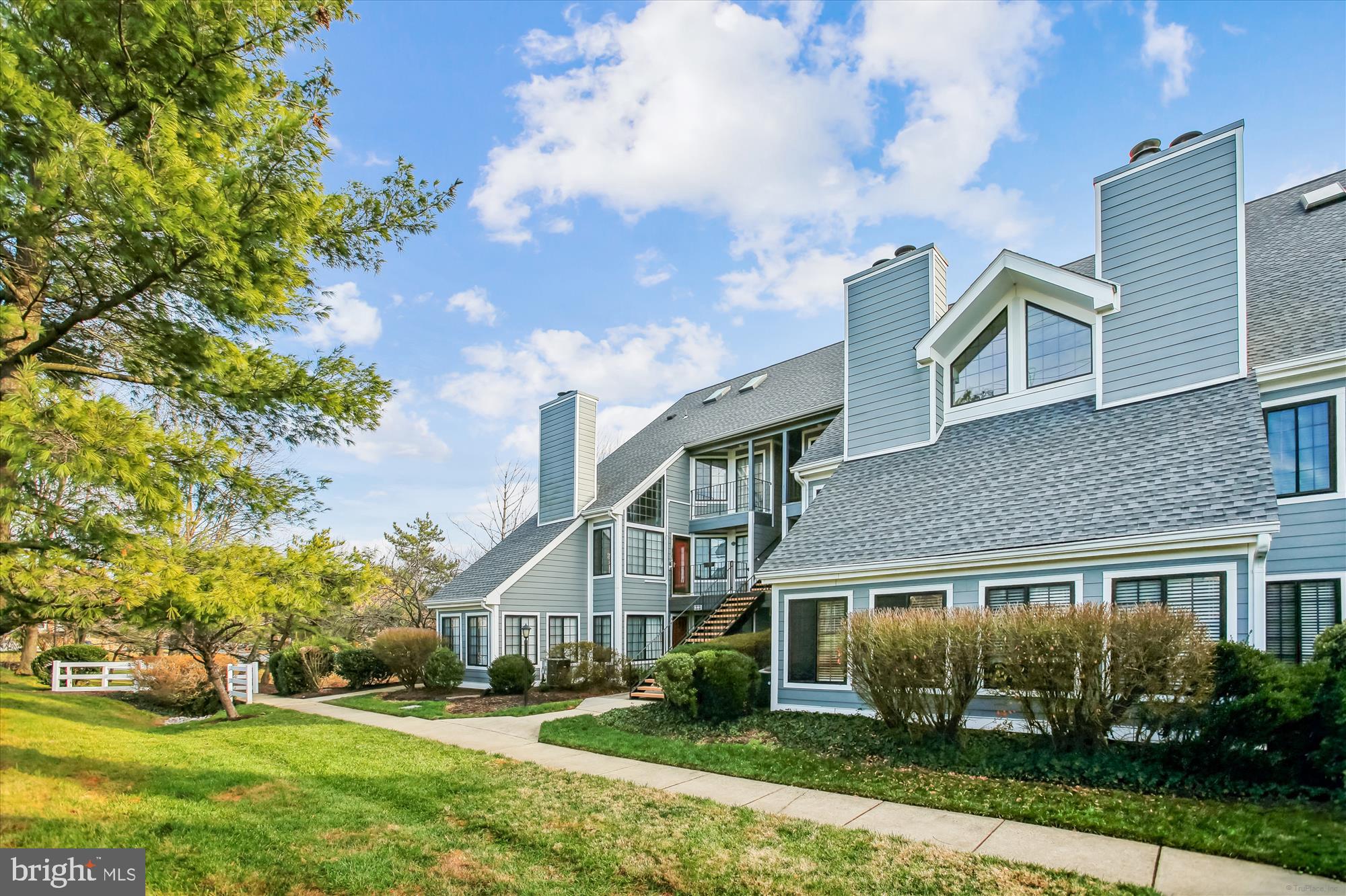 TIERS AT MANCHESTER LAKE - Residential