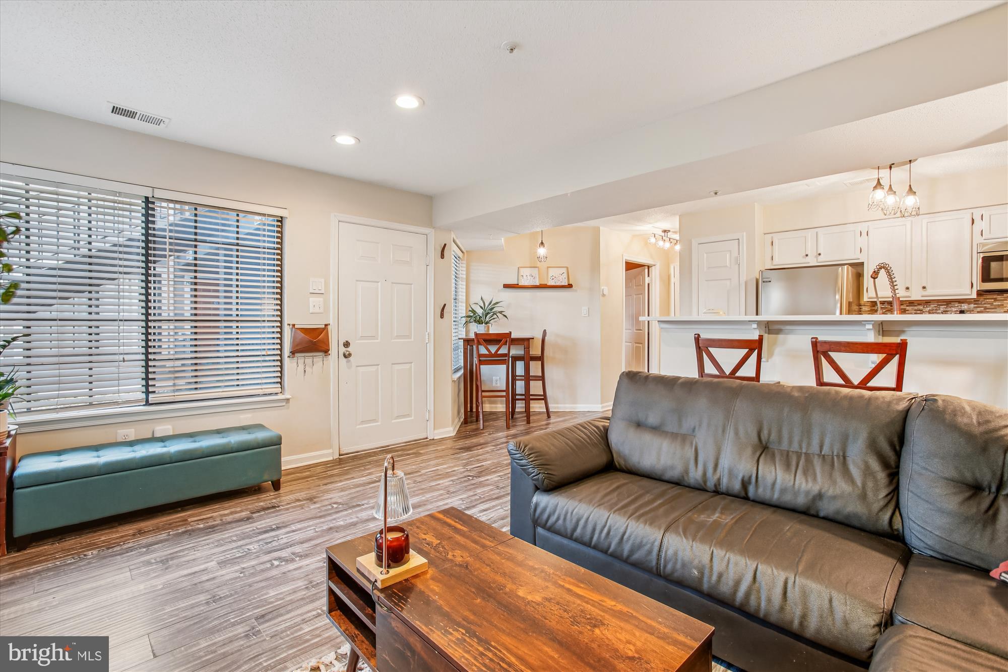 6000 ELLESMERE COURT B