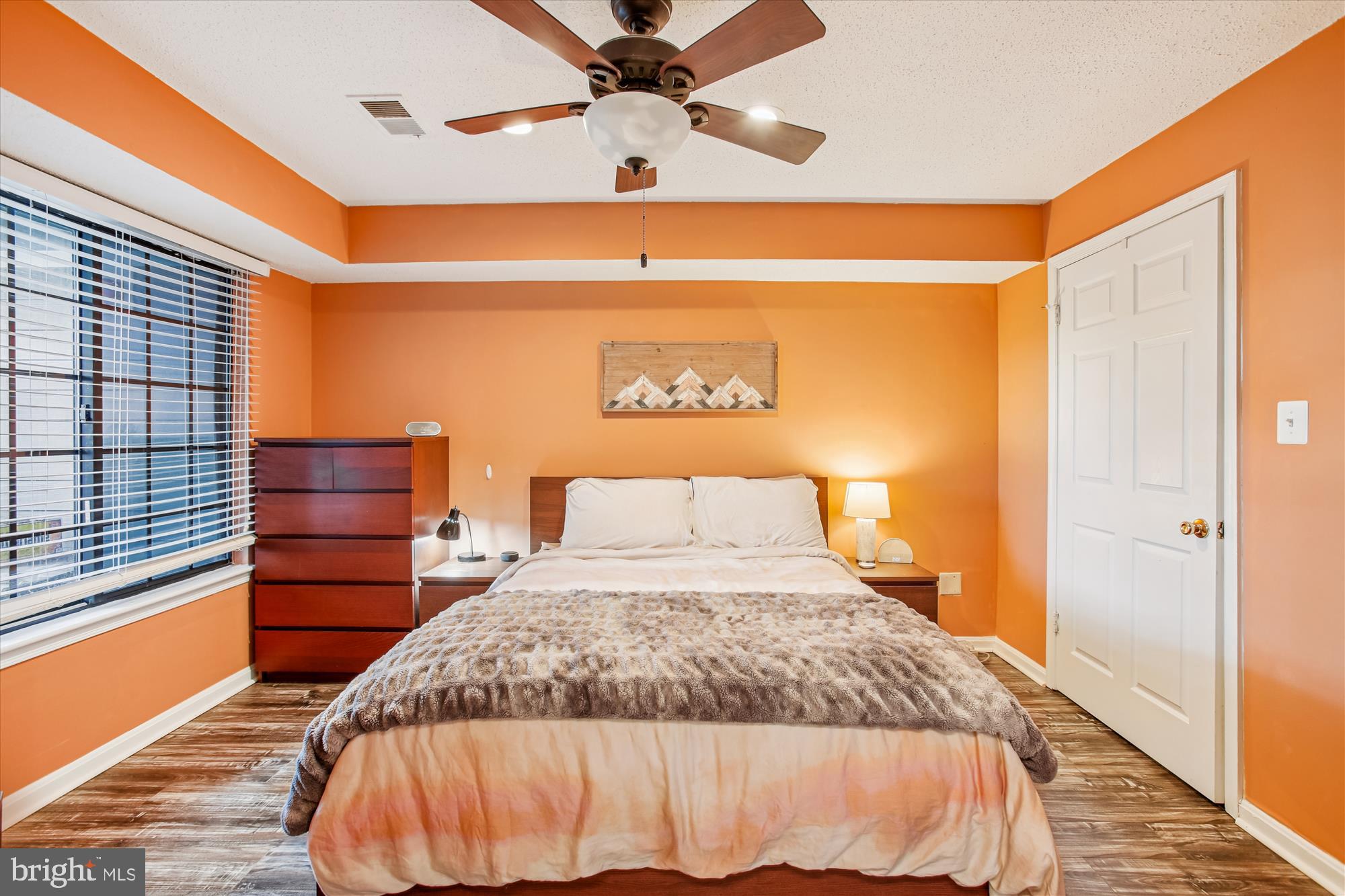 TIERS AT MANCHESTER LAKE - Residential