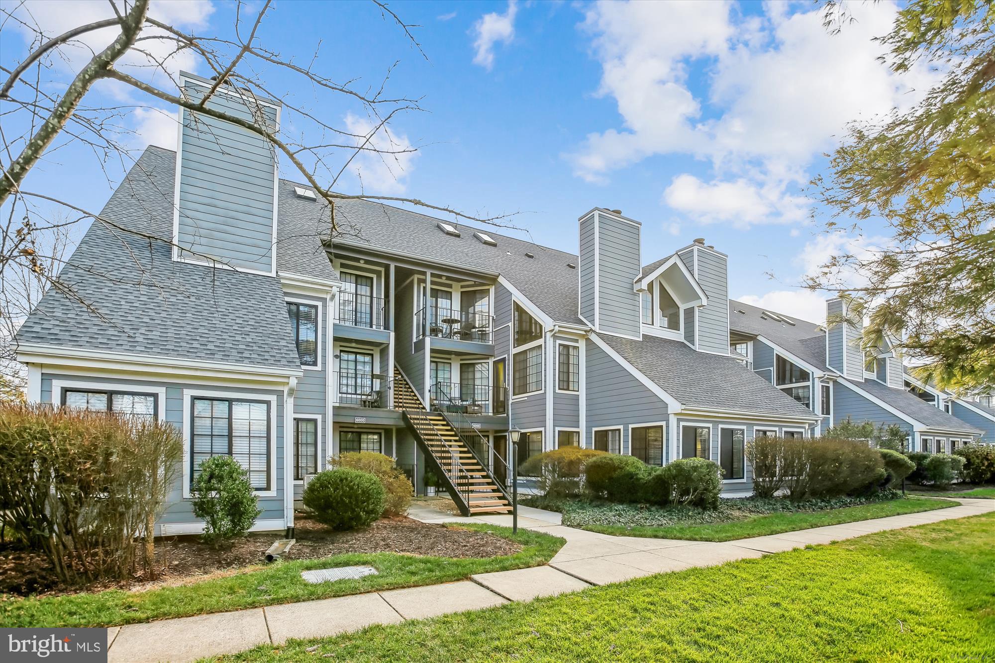 TIERS AT MANCHESTER LAKE - Residential