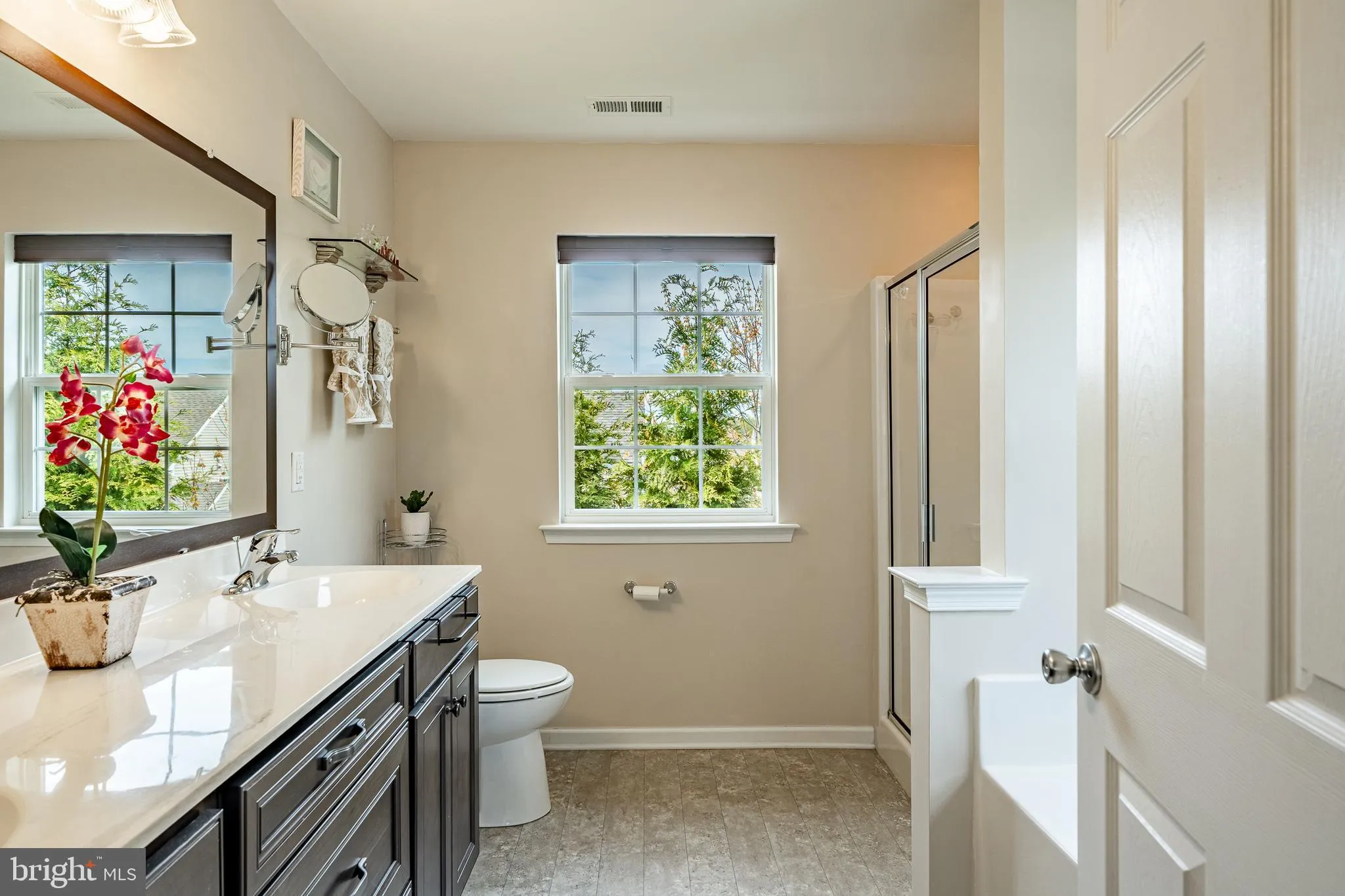 Coatesville, Pennsylvania 19320, United States, 4 Bedrooms Bedrooms, ,3 BathroomsBathrooms,Residential,Pending,114171