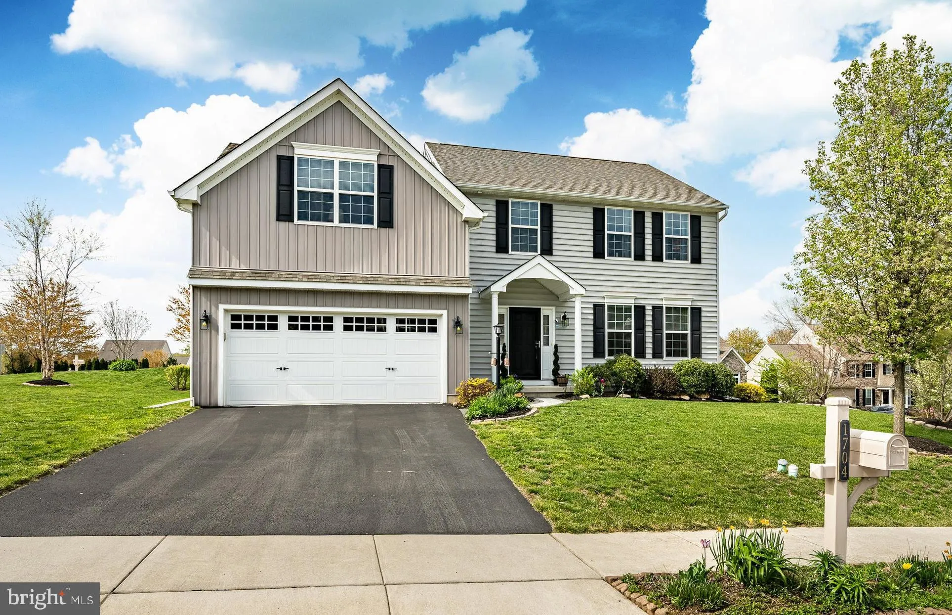 Coatesville, Pennsylvania 19320, United States, 4 Bedrooms Bedrooms, ,3 BathroomsBathrooms,Residential,Pending,114171