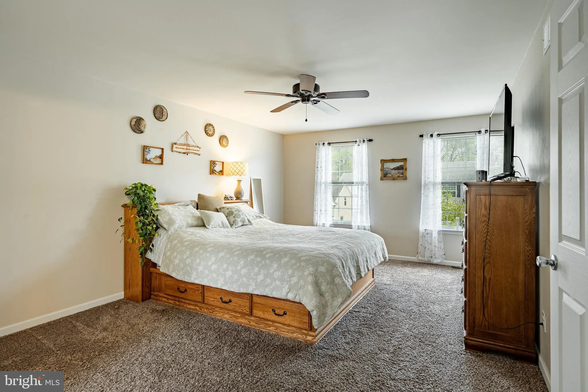 Coatesville, Pennsylvania 19320, United States, 4 Bedrooms Bedrooms, ,3 BathroomsBathrooms,Residential,Pending,114171