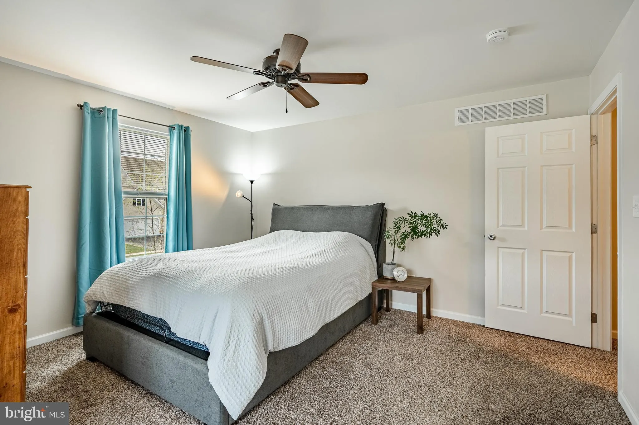 Coatesville, Pennsylvania 19320, United States, 4 Bedrooms Bedrooms, ,3 BathroomsBathrooms,Residential,Pending,114171