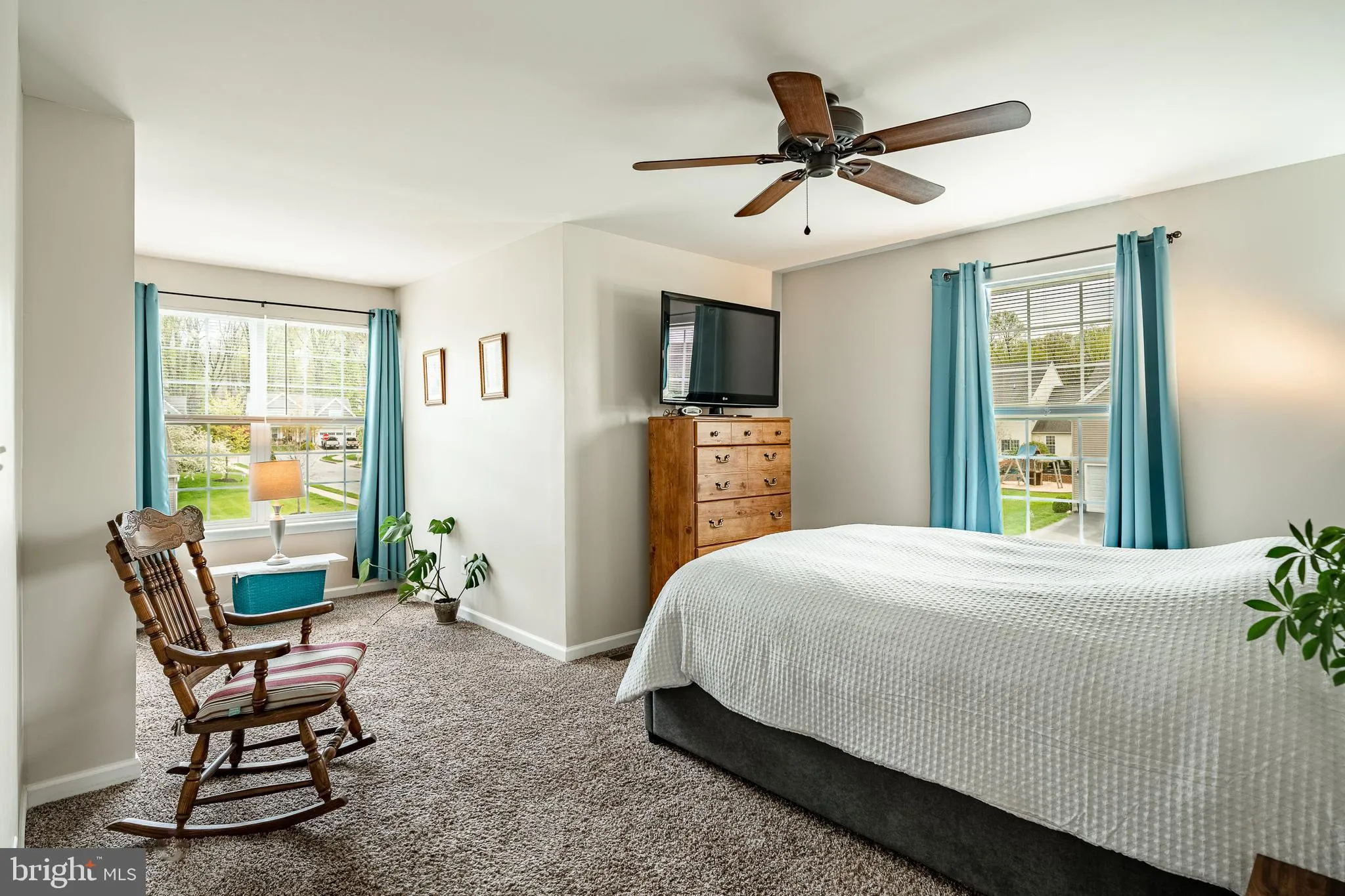 Coatesville, Pennsylvania 19320, United States, 4 Bedrooms Bedrooms, ,3 BathroomsBathrooms,Residential,Pending,114171