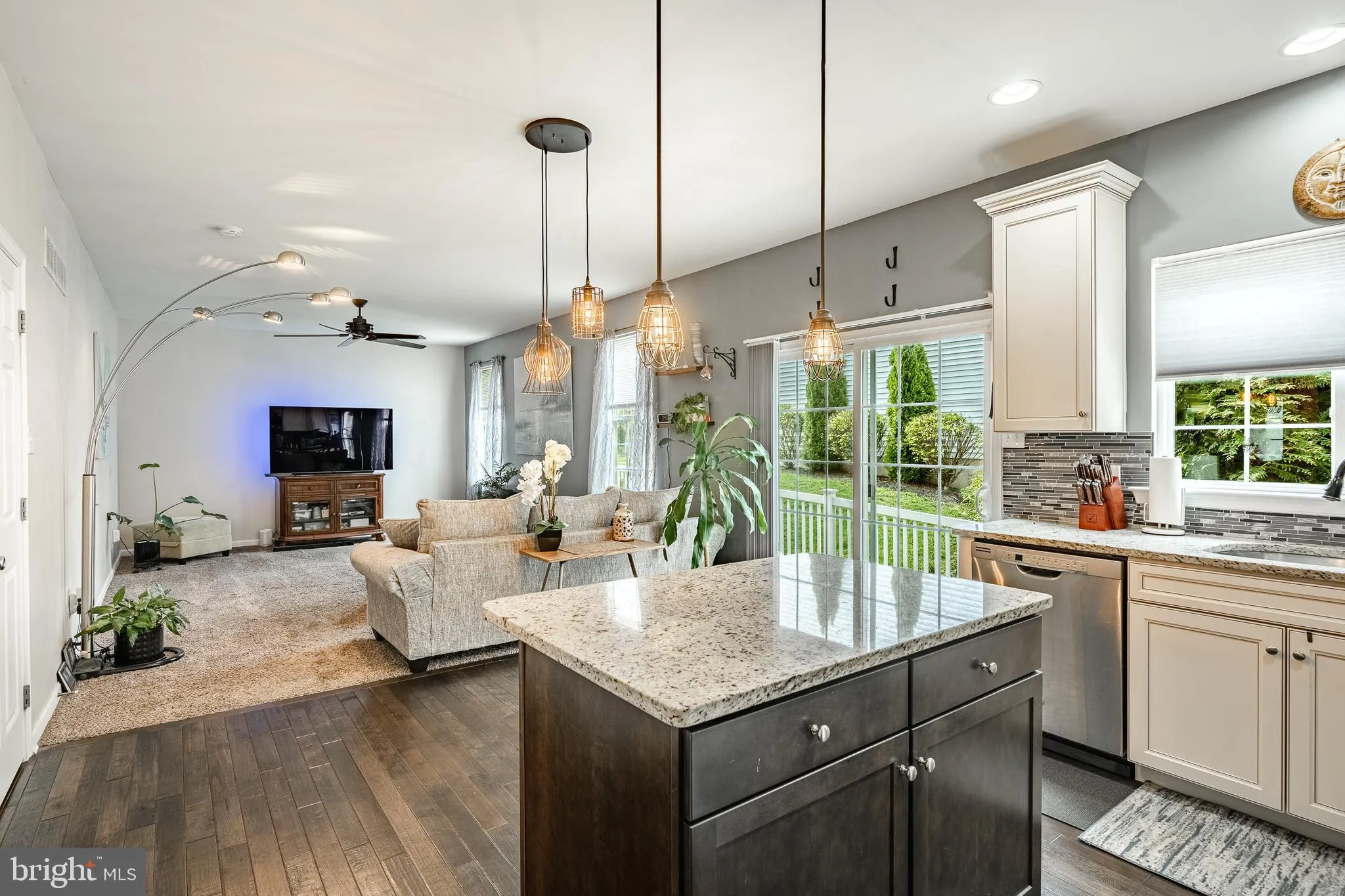 Coatesville, Pennsylvania 19320, United States, 4 Bedrooms Bedrooms, ,3 BathroomsBathrooms,Residential,Pending,114171