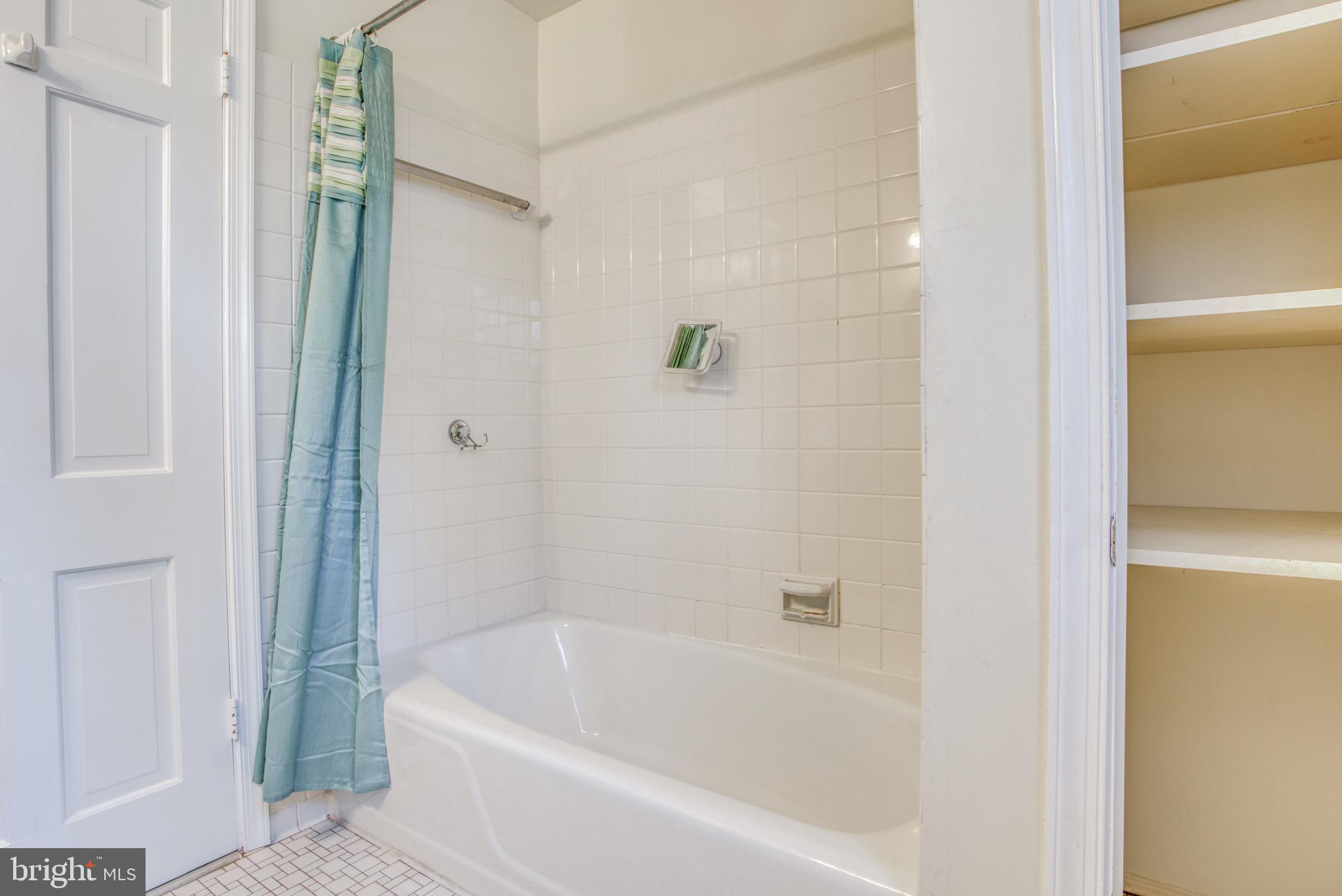 HOMELAND HISTORIC DISTRICT - Residential Lease