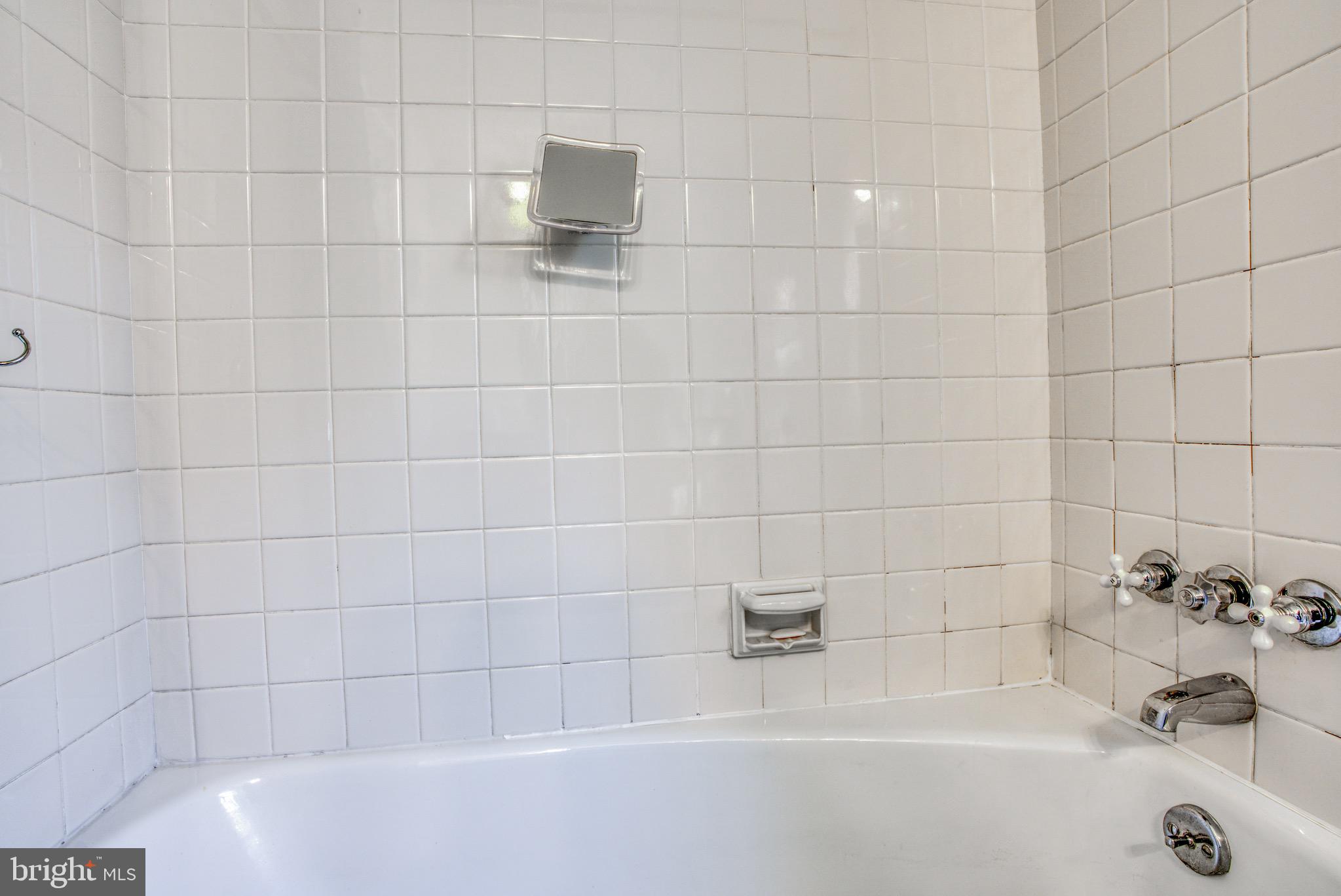 HOMELAND HISTORIC DISTRICT - Residential Lease