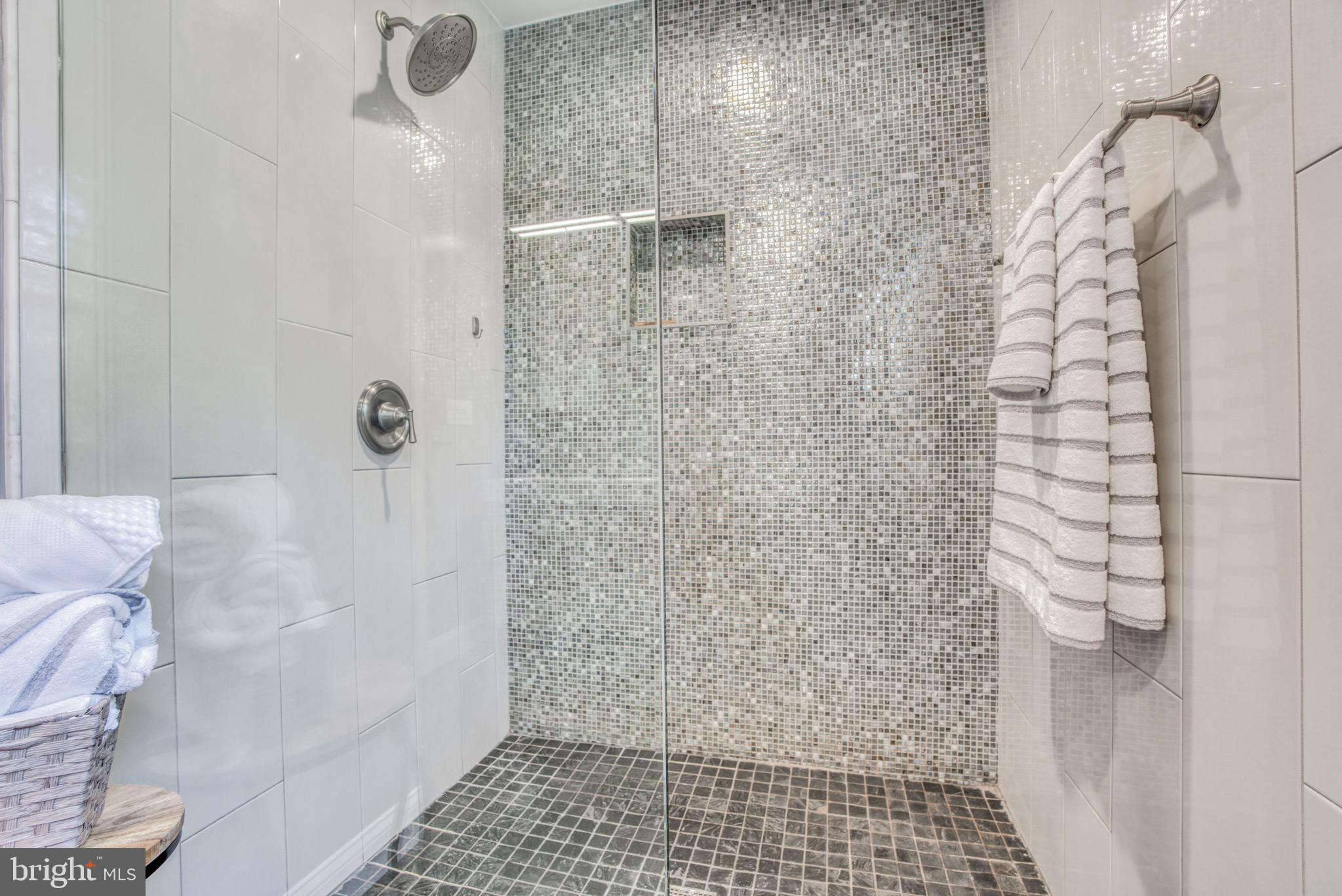 HOMELAND HISTORIC DISTRICT - Residential Lease