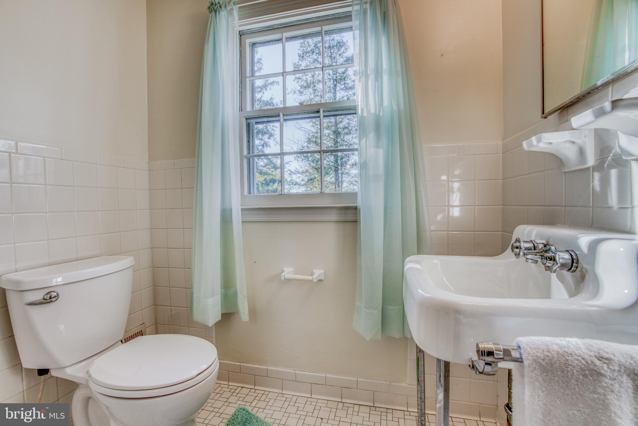 HOMELAND HISTORIC DISTRICT - Residential Lease