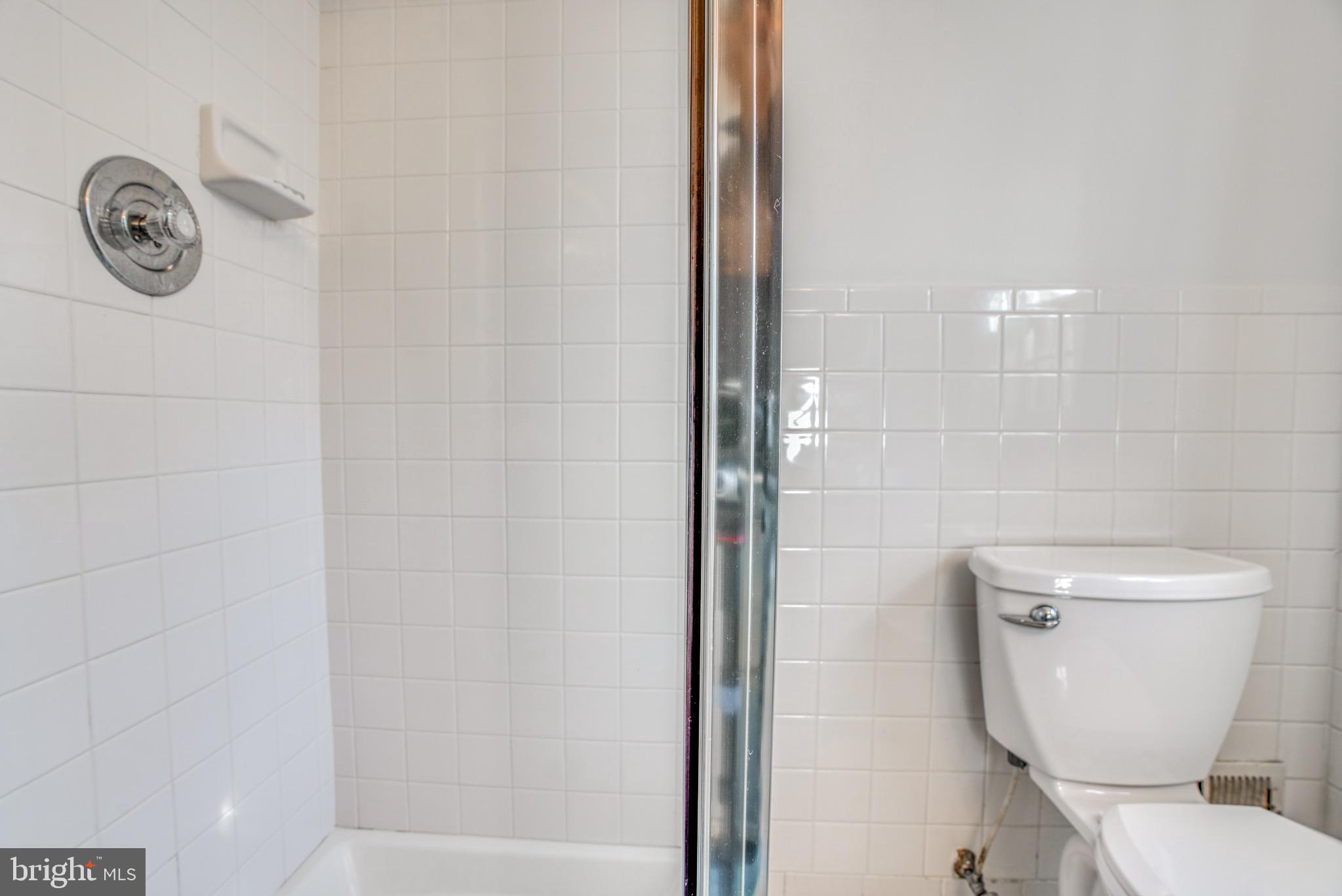 HOMELAND HISTORIC DISTRICT - Residential Lease