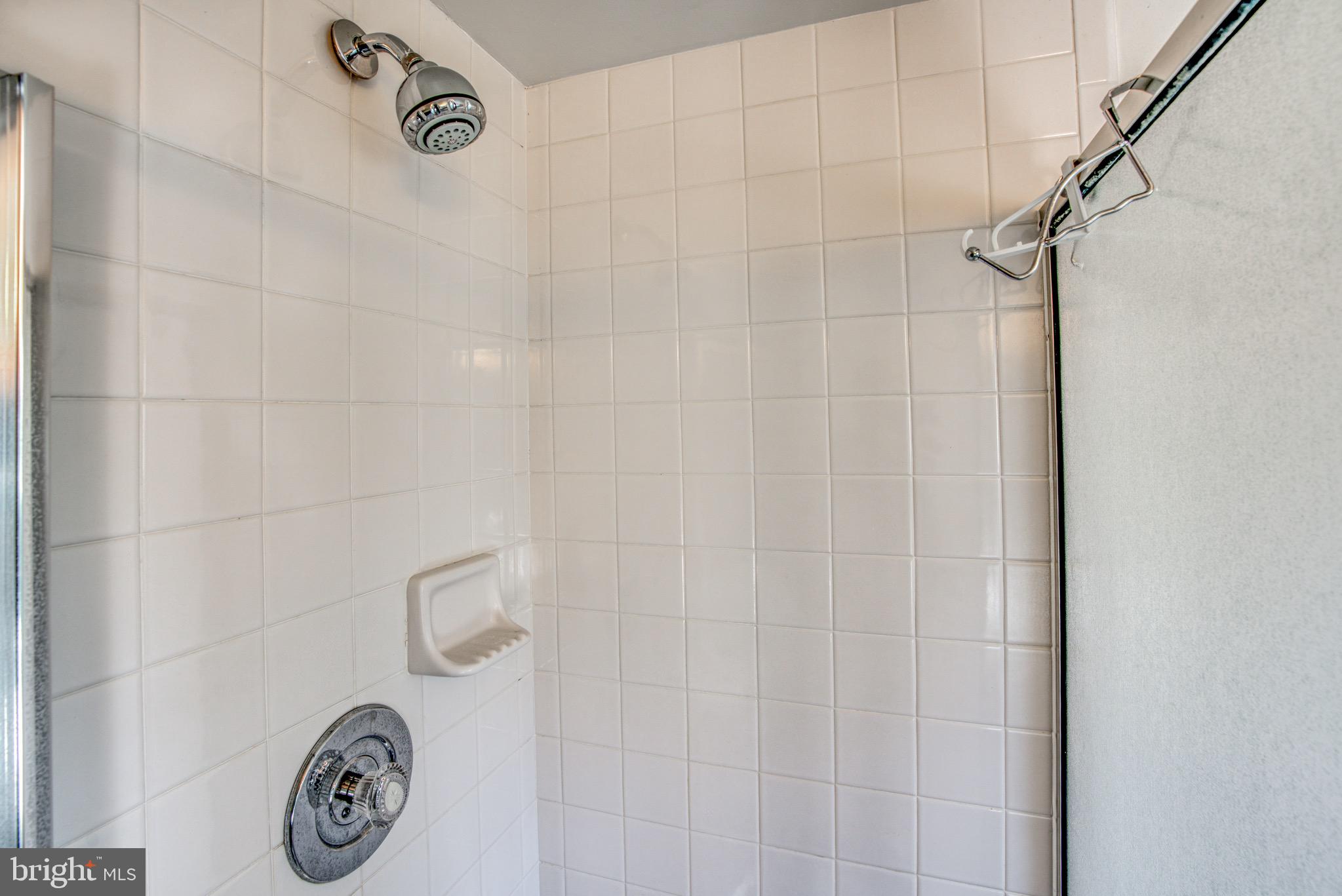 HOMELAND HISTORIC DISTRICT - Residential Lease