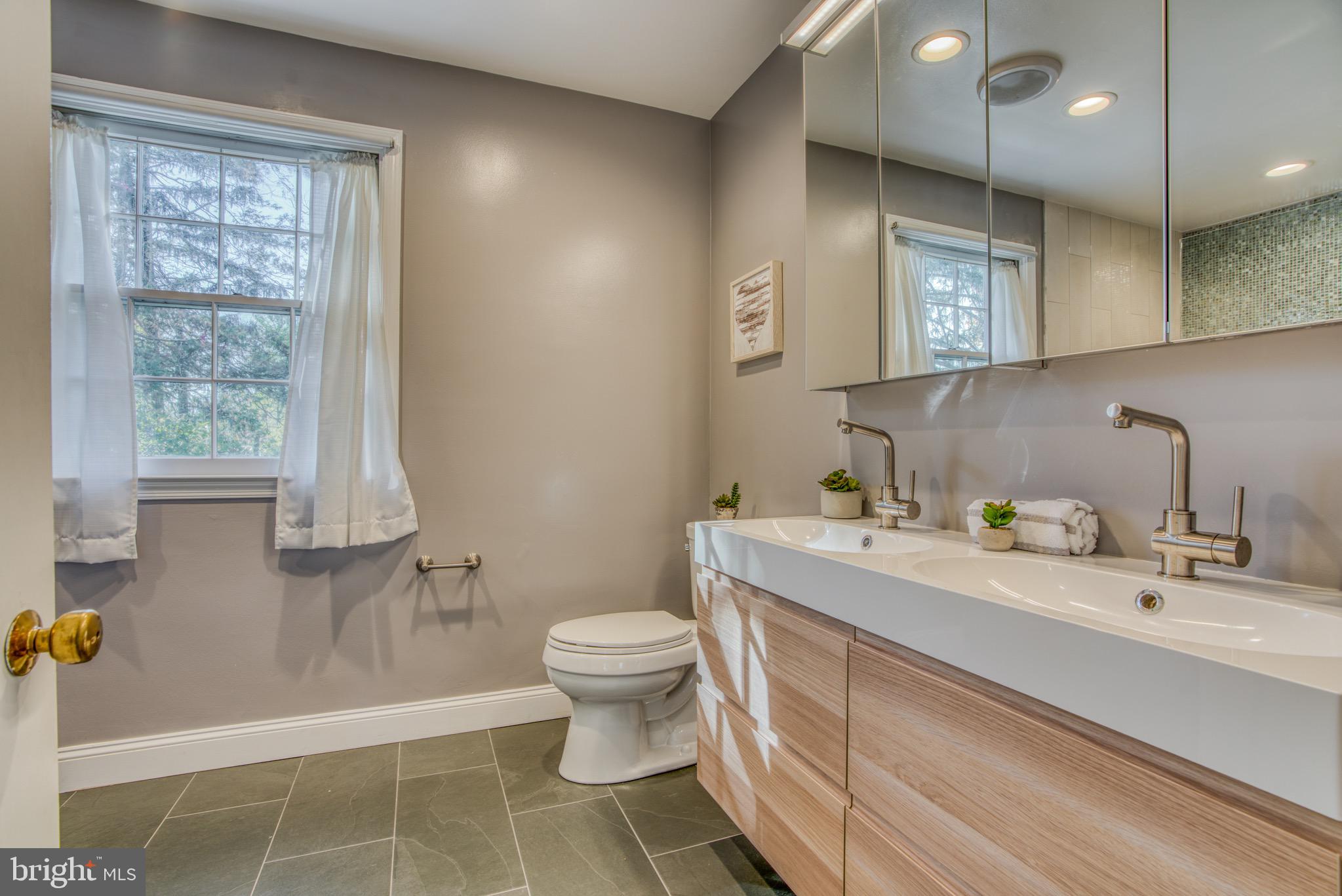 HOMELAND HISTORIC DISTRICT - Residential Lease