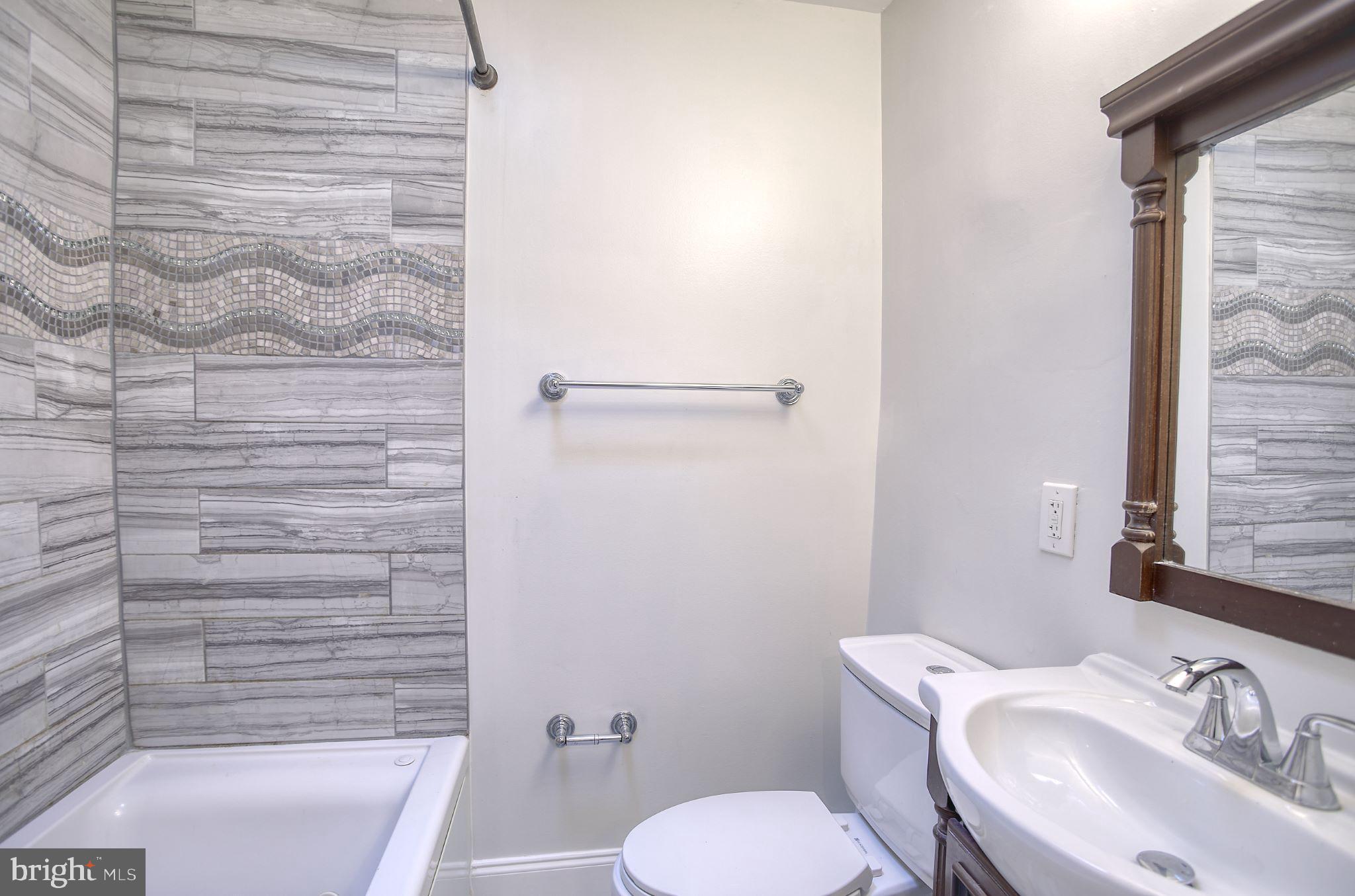 WEST HILLS - Residential