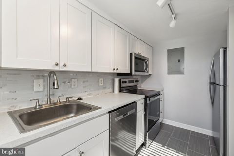 1112 SAVANNAH STREET SE 31 WASHINGTON DC 20032