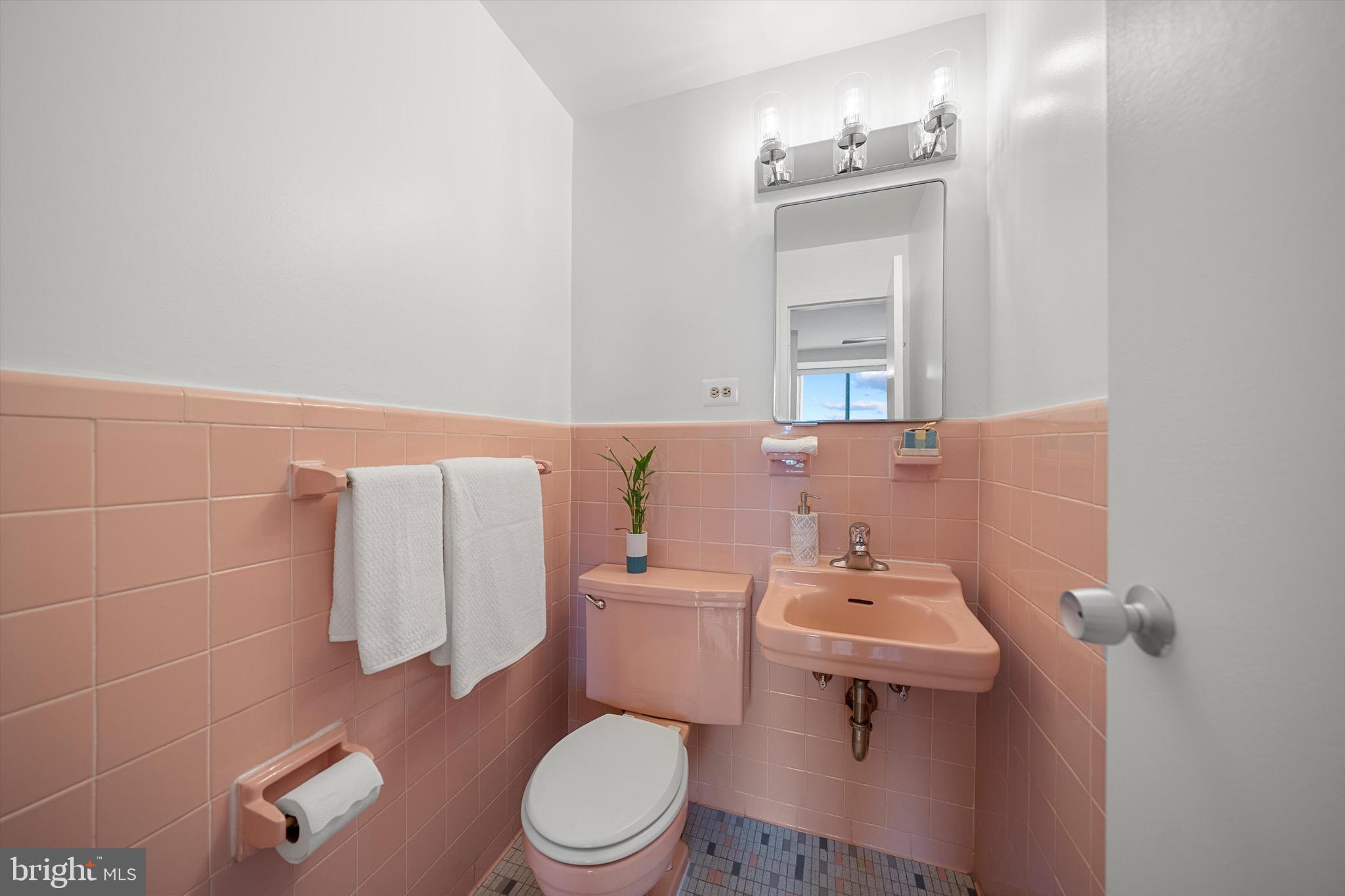 CARLYN PLACE - Residential