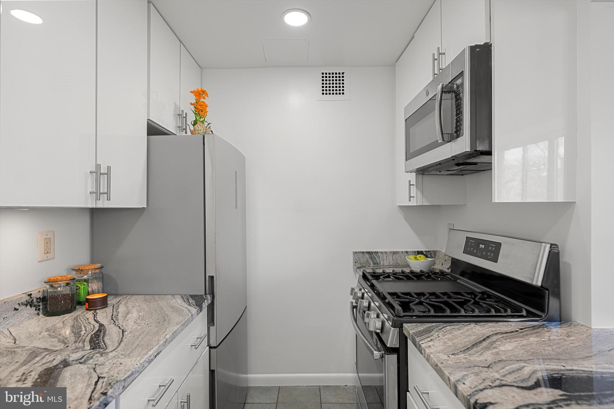 4390 LORCOM LANE 804