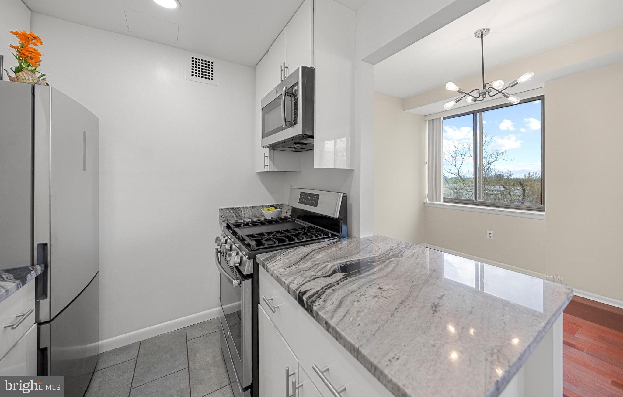 4390 LORCOM LANE 804