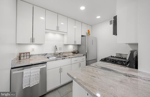 4390 LORCOM LANE 804 ARLINGTON VA 22207