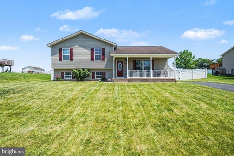Homes For Sale - 206 Pike Ct Ct<br/> Cumberland County, SHIPPENSBURG, PA 17257
