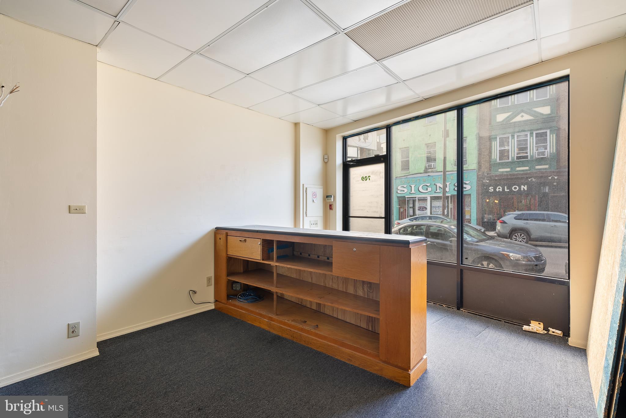 QUEEN VILLAGE - Residential Income