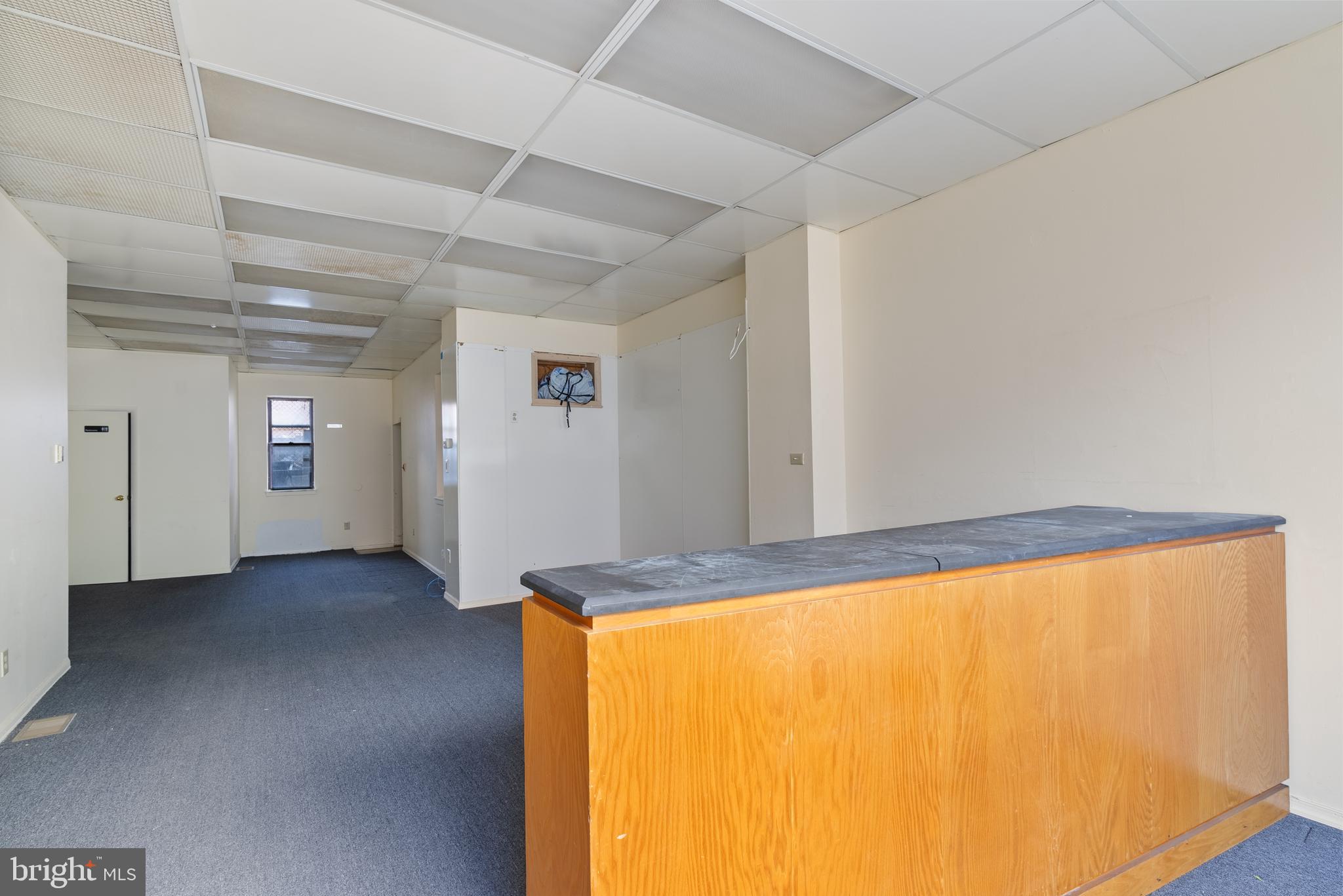 QUEEN VILLAGE - Residential Income