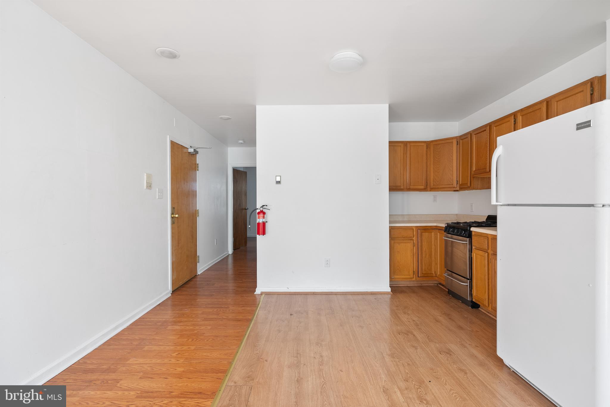 QUEEN VILLAGE - Residential Income