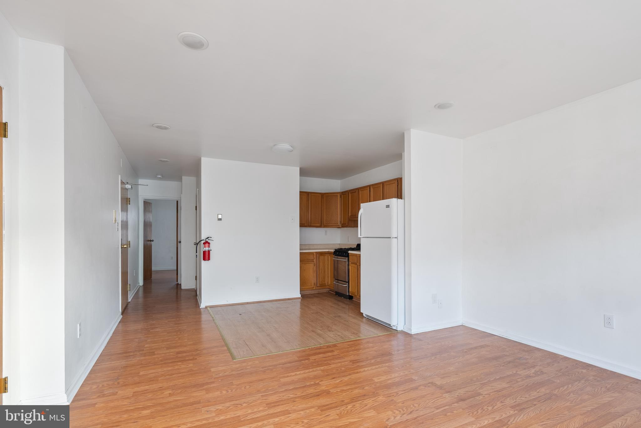 QUEEN VILLAGE - Residential Income