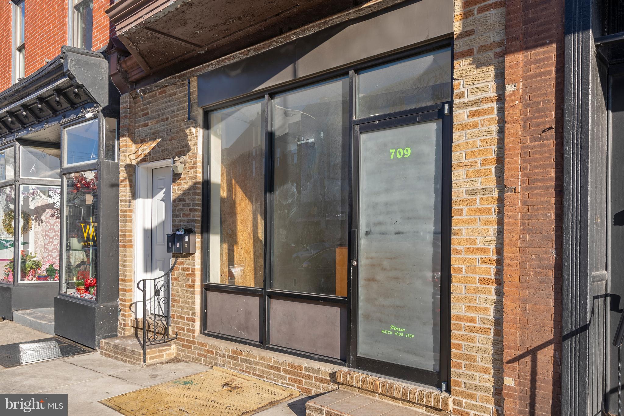 QUEEN VILLAGE - Residential Income